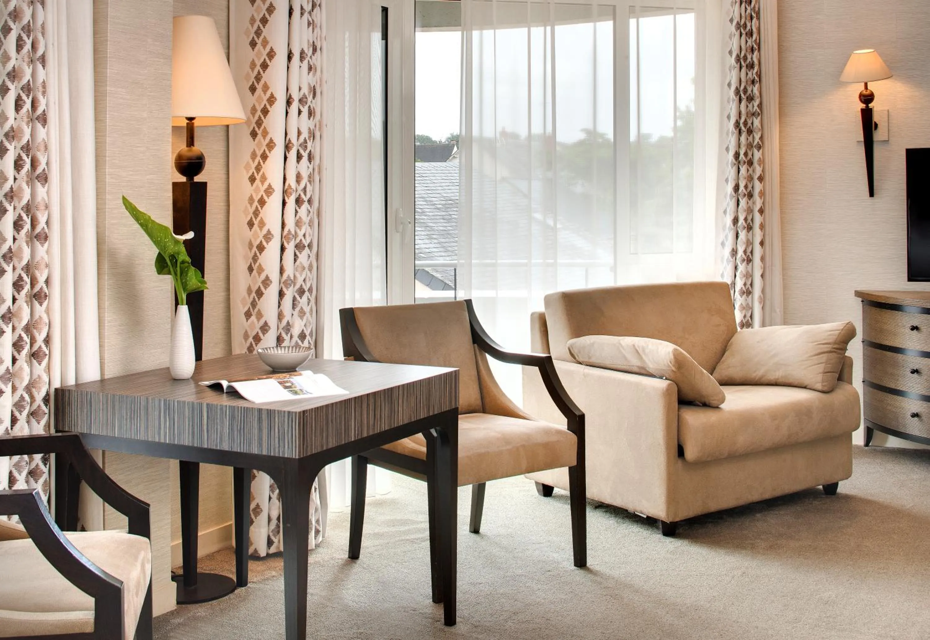 Seating area in Grand Hôtel de Solesmes - Teritoria