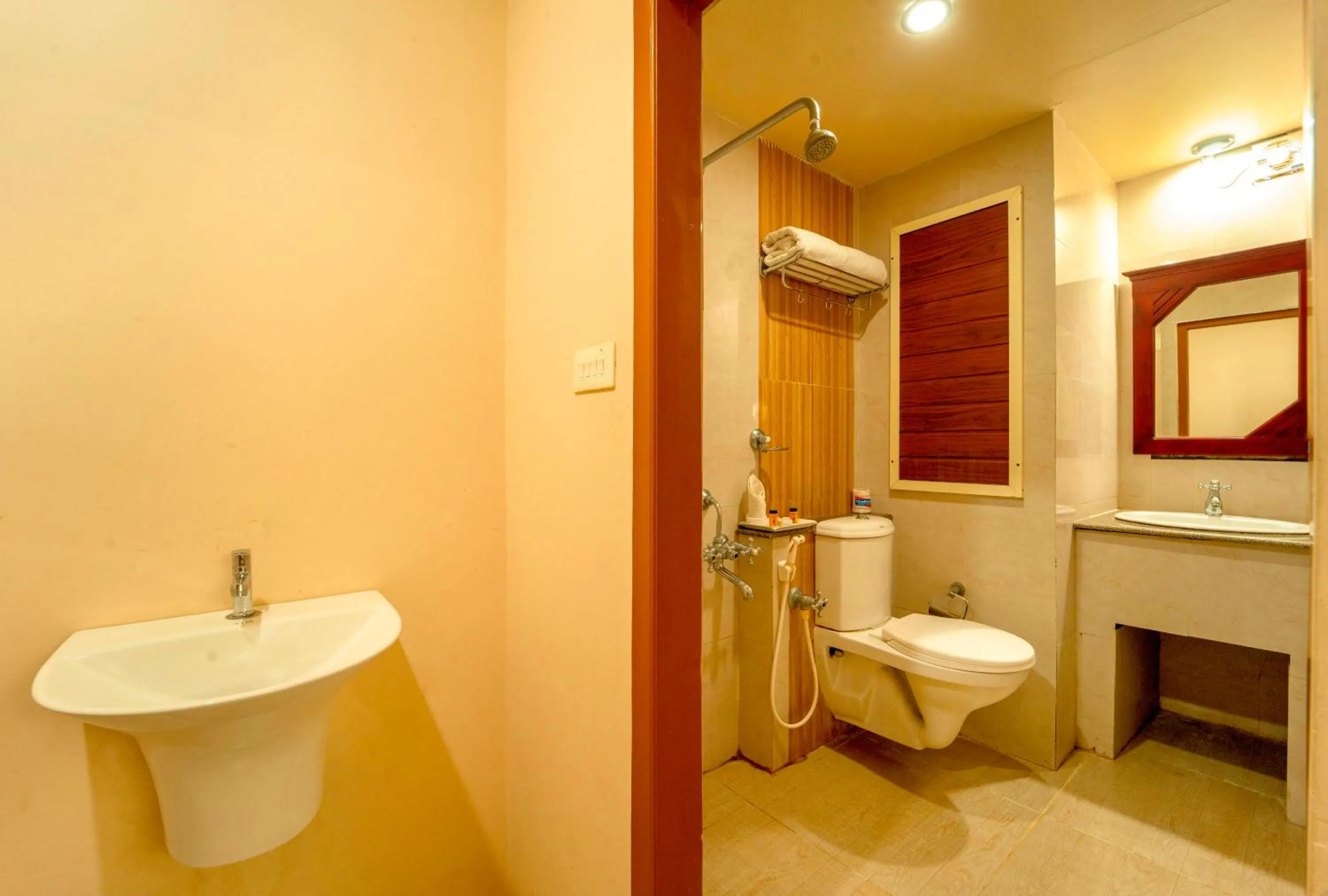 Toilet in Pagoda Resorts Alleppey
