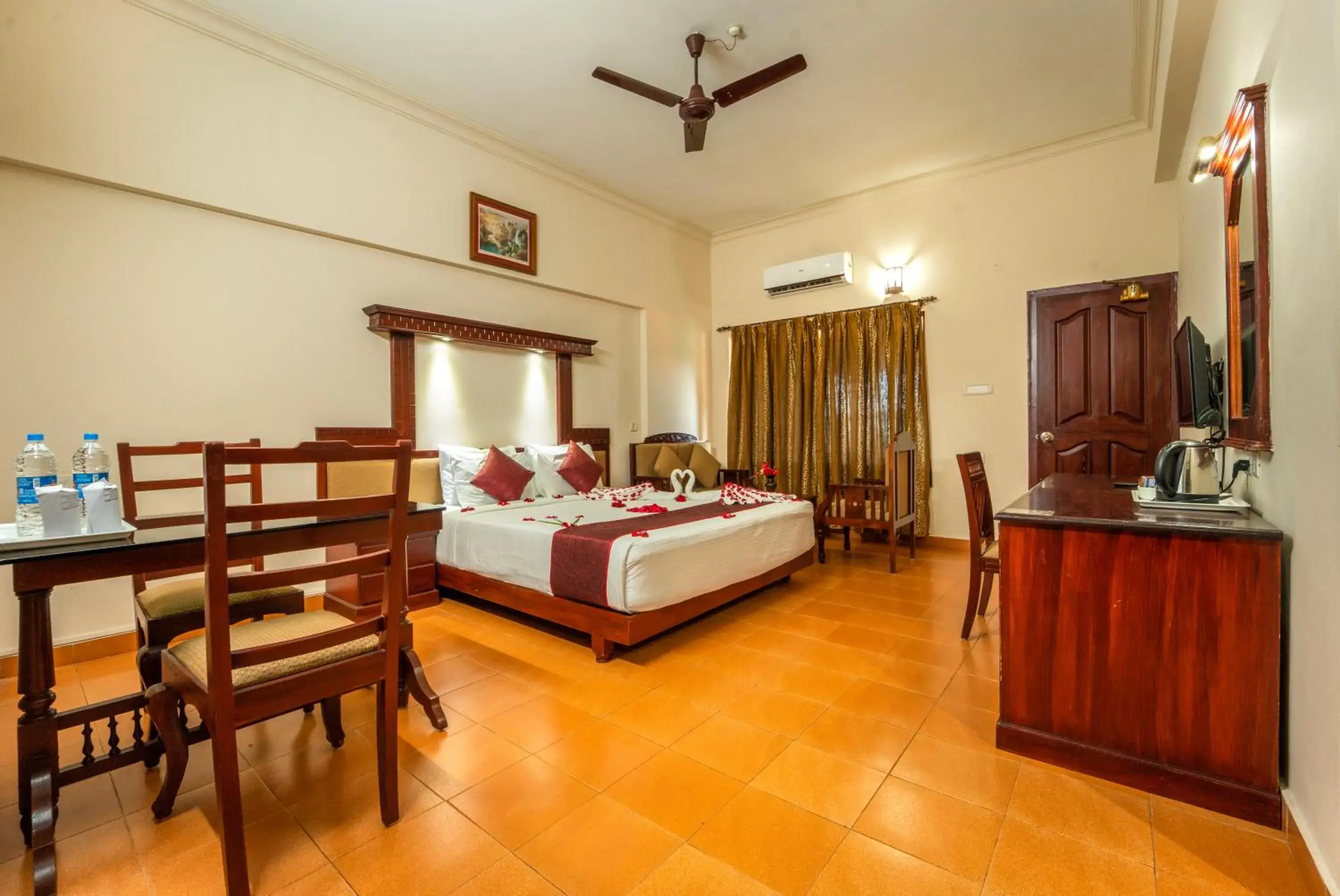 Bedroom, Bed in Pagoda Resorts Alleppey Bedroom, Bed in Pagoda Resorts Alleppey