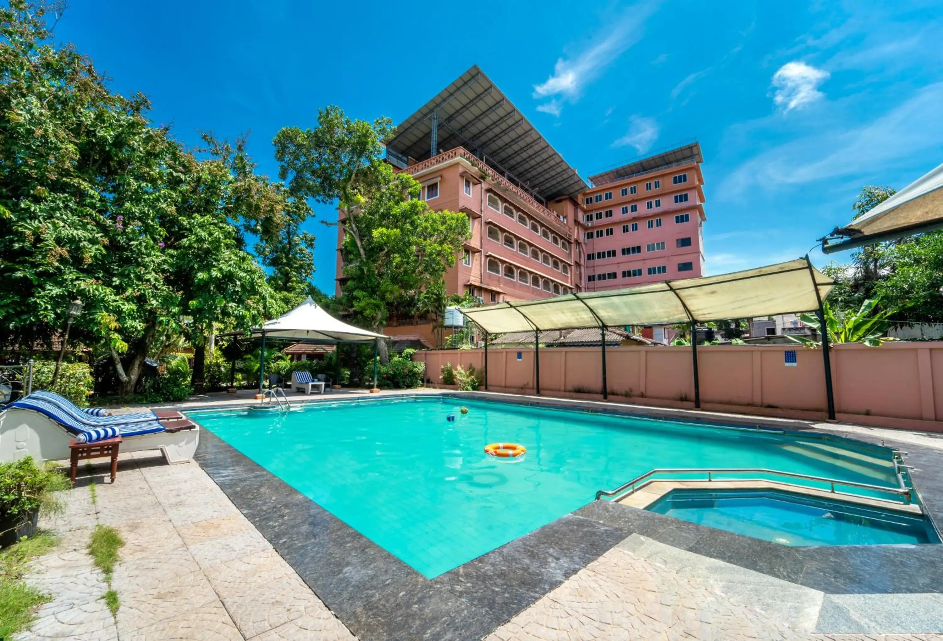 Swimming pool in Pagoda Resorts Alleppey Swimming pool in Pagoda Resorts Alleppey