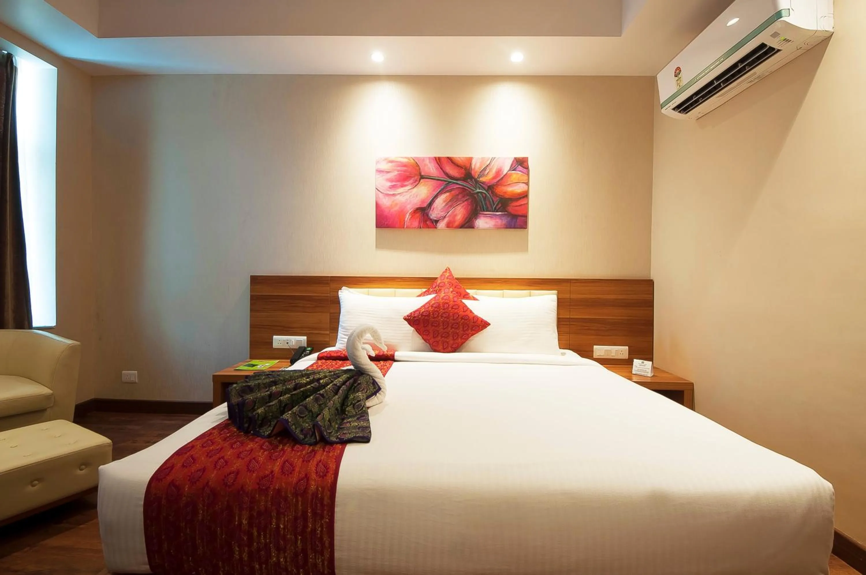 Bedroom, Bed in Hotel Le Roi,Haridwar@Har Ki Pauri