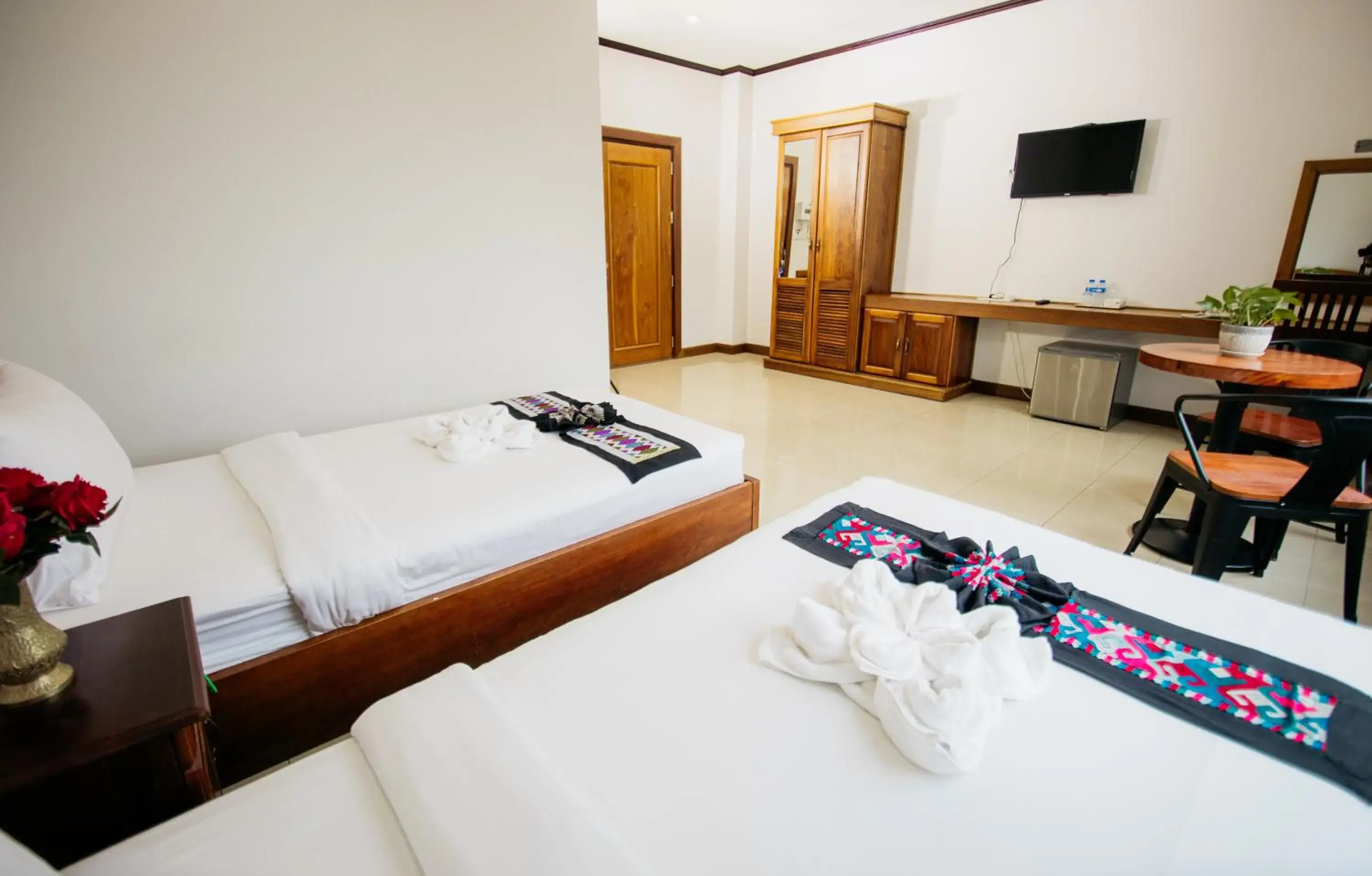 Superior Twin Room in Sisombat Plaza Hotel Superior Twin Room in Sisombat Plaza Hotel