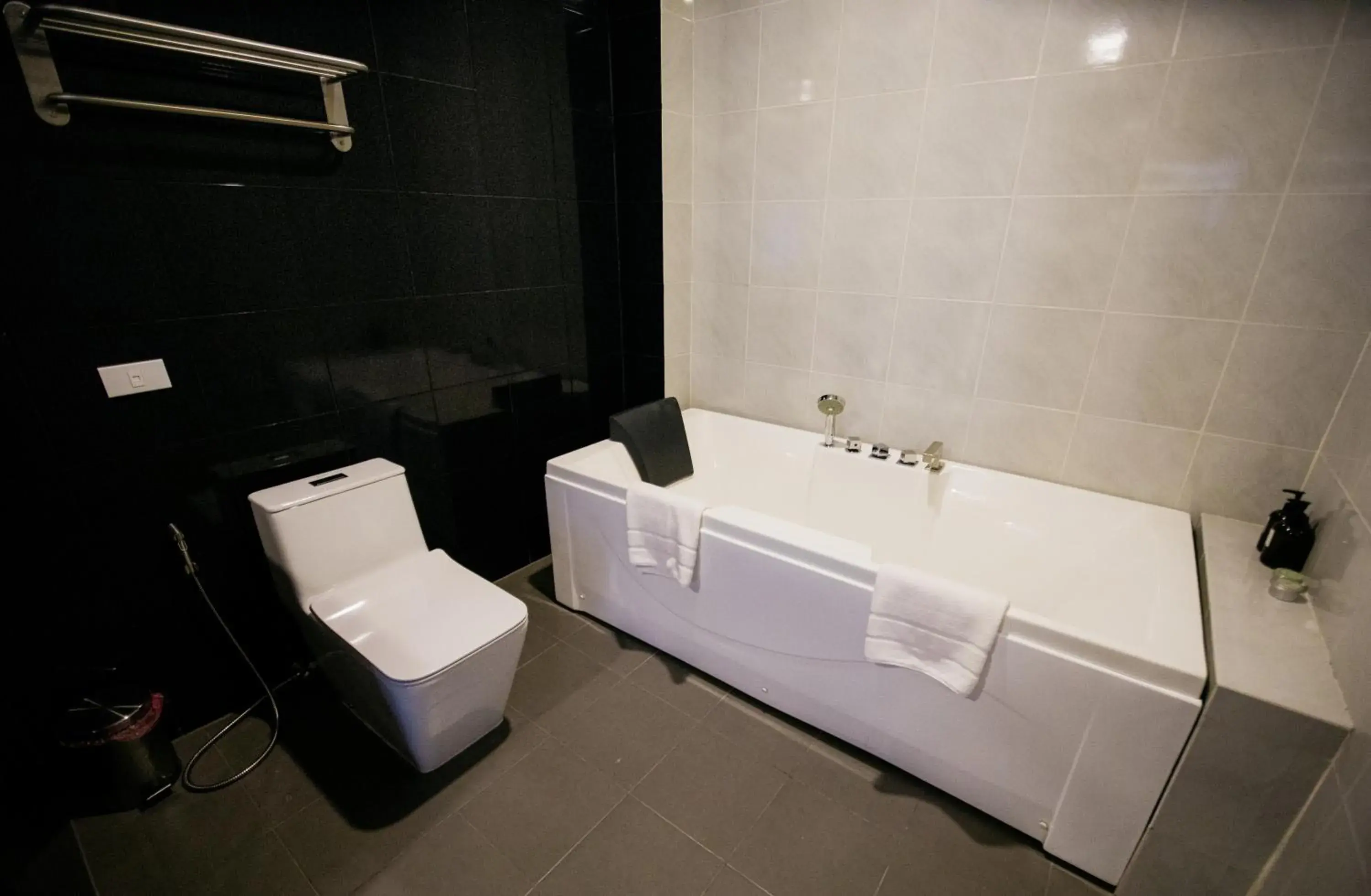 Bedroom in Sisombat Plaza Hotel Bedroom in Sisombat Plaza Hotel