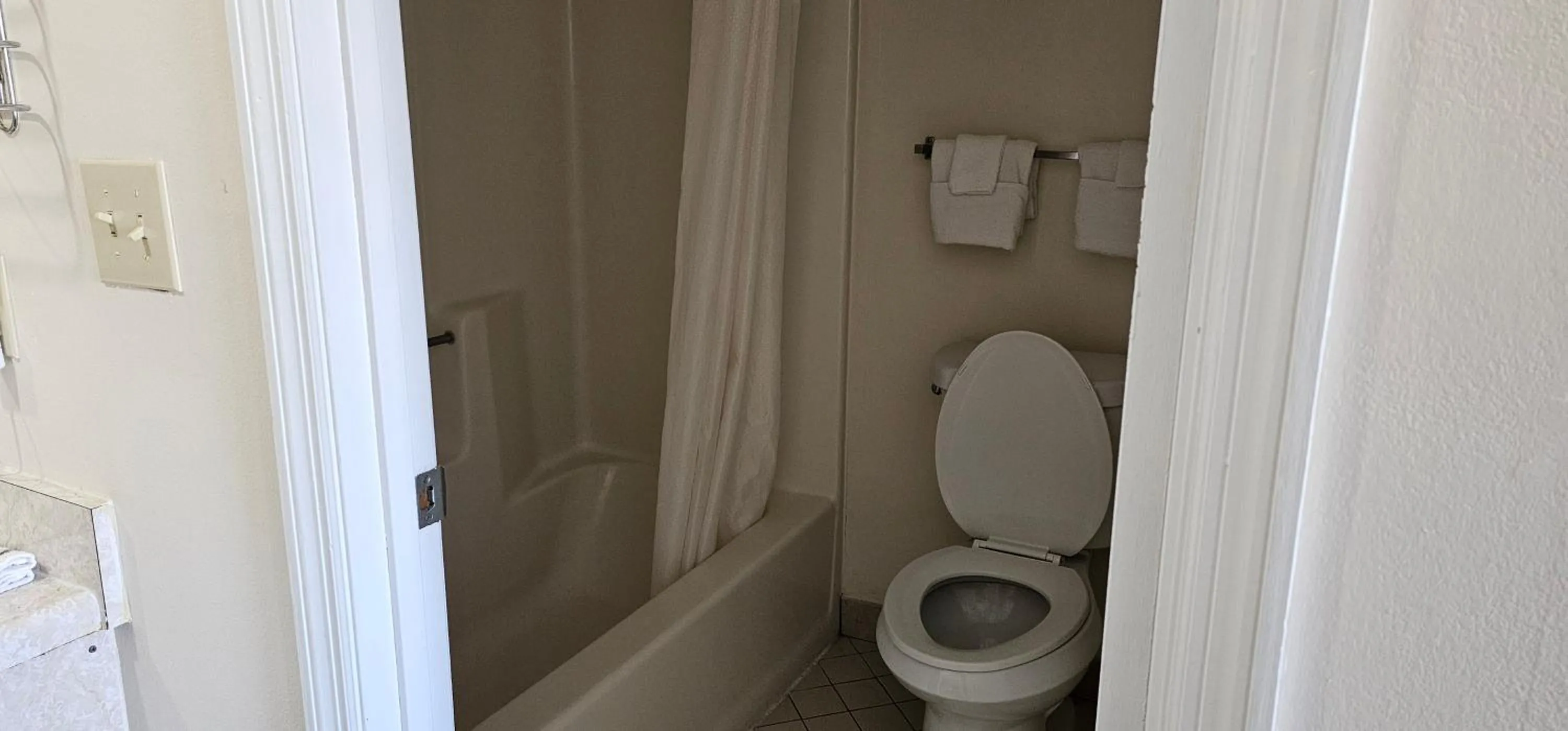 King Room - Disability Access in Sunrise Inn