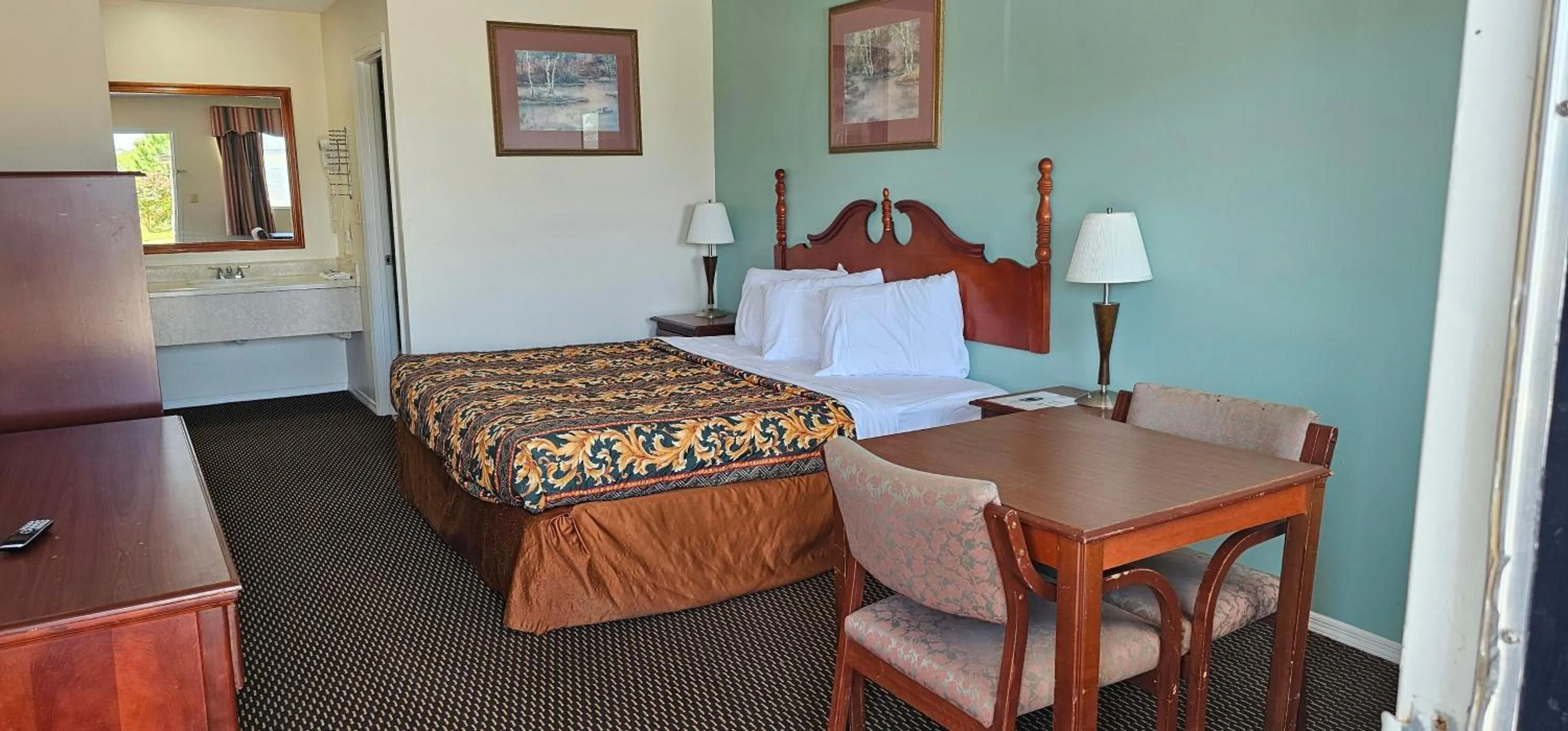 Standard King Room in Sunrise Inn