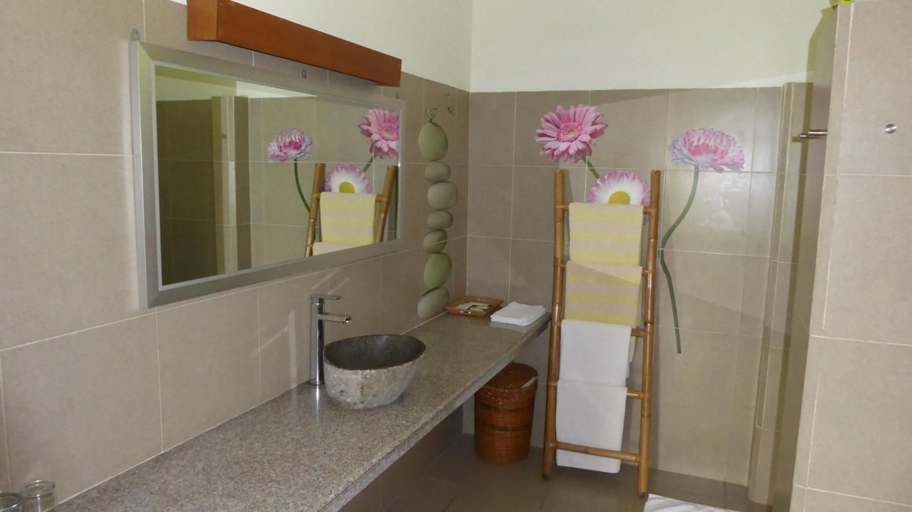 Bathroom in Rumah Kita Villa/hotel