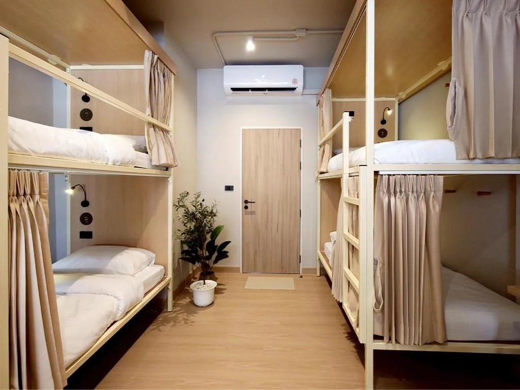 Au Luna Bangkok Hostel