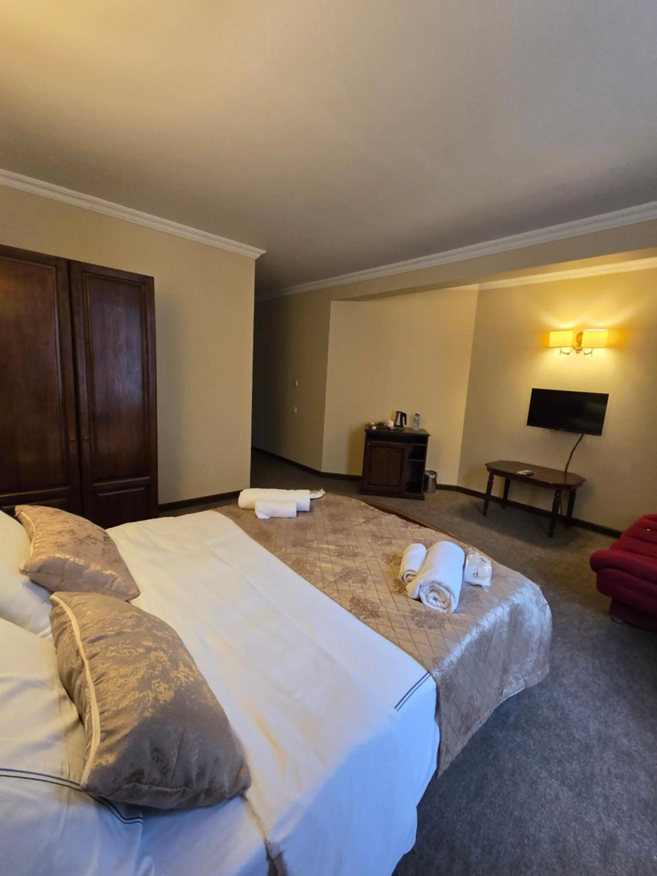 TV and multimedia, Bed in Ritsa Boutique Hotel