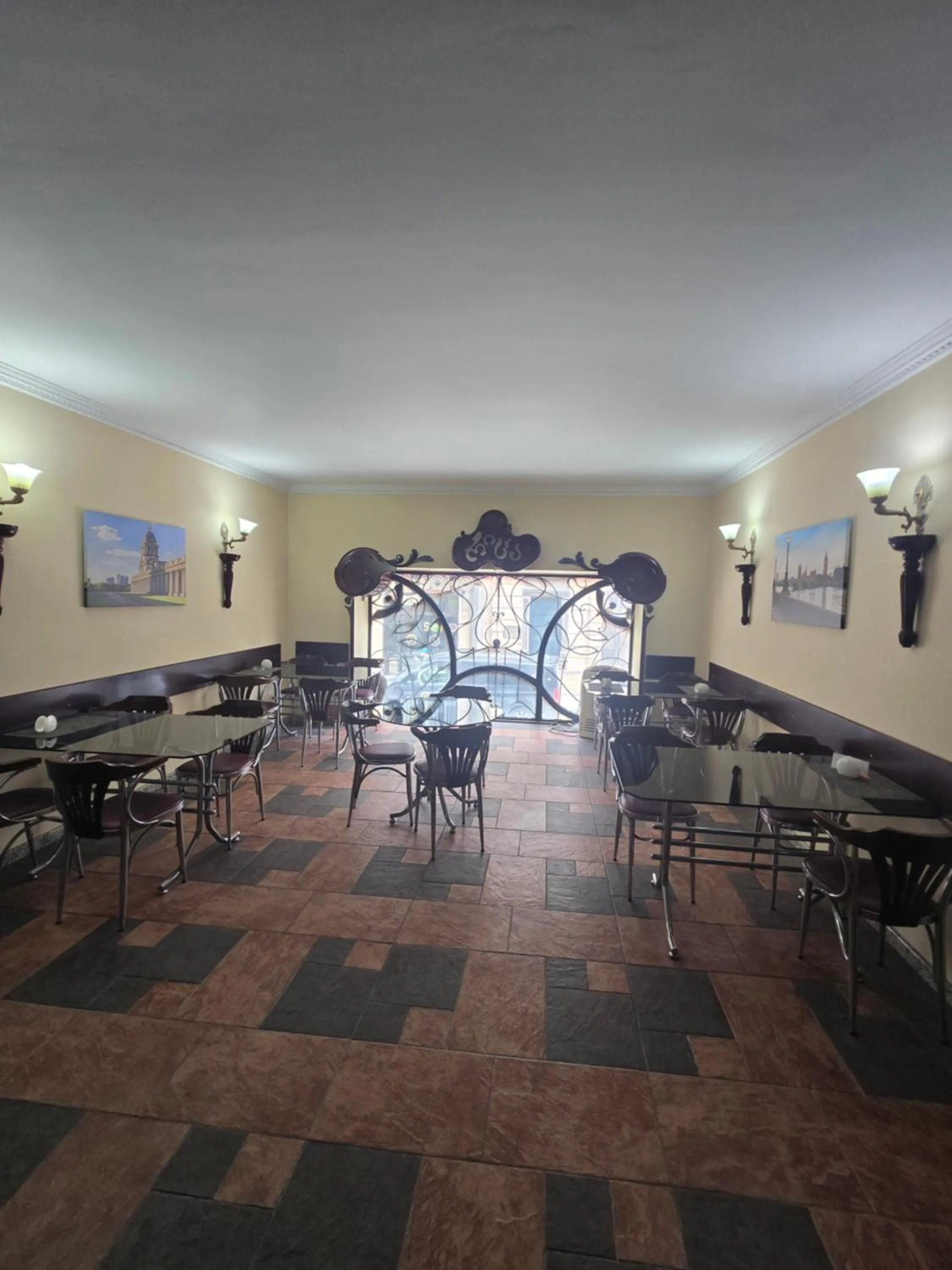 Restaurant/places to eat in Ritsa Boutique Hotel