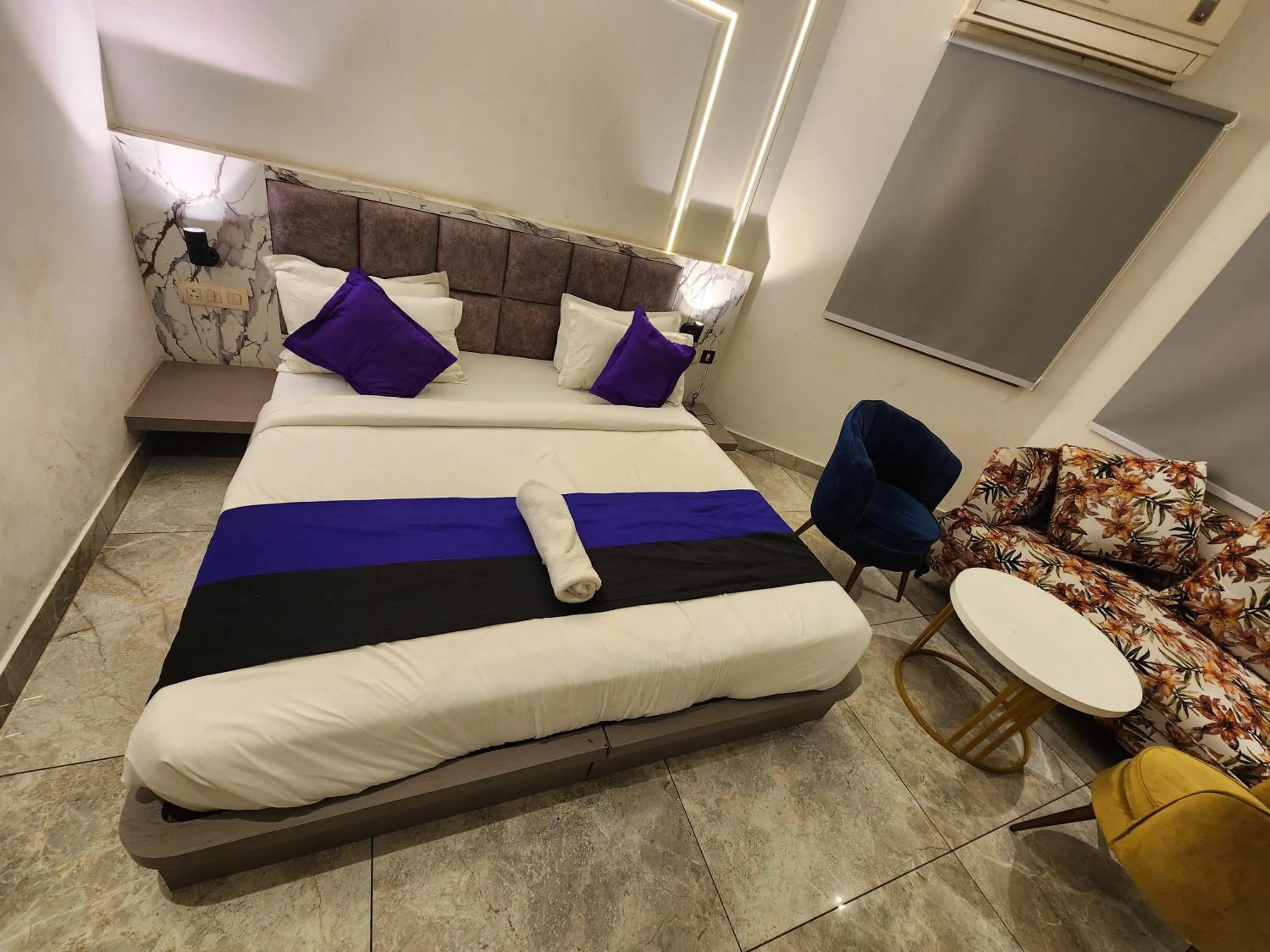 Bedroom, Bed in Square 9 Inn - A Boutique Hotel