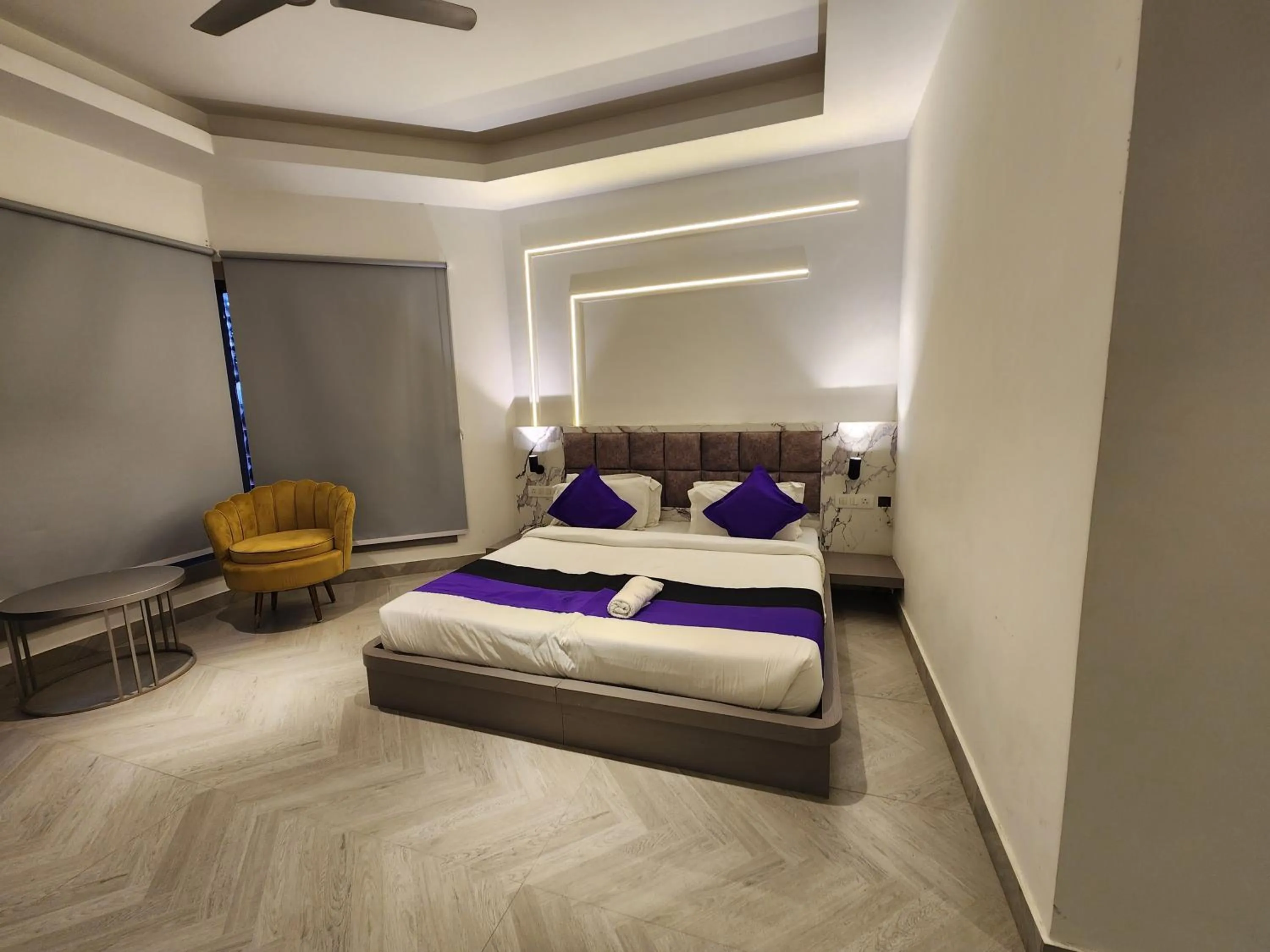 Bed in Square 9 Inn - A Boutique Hotel