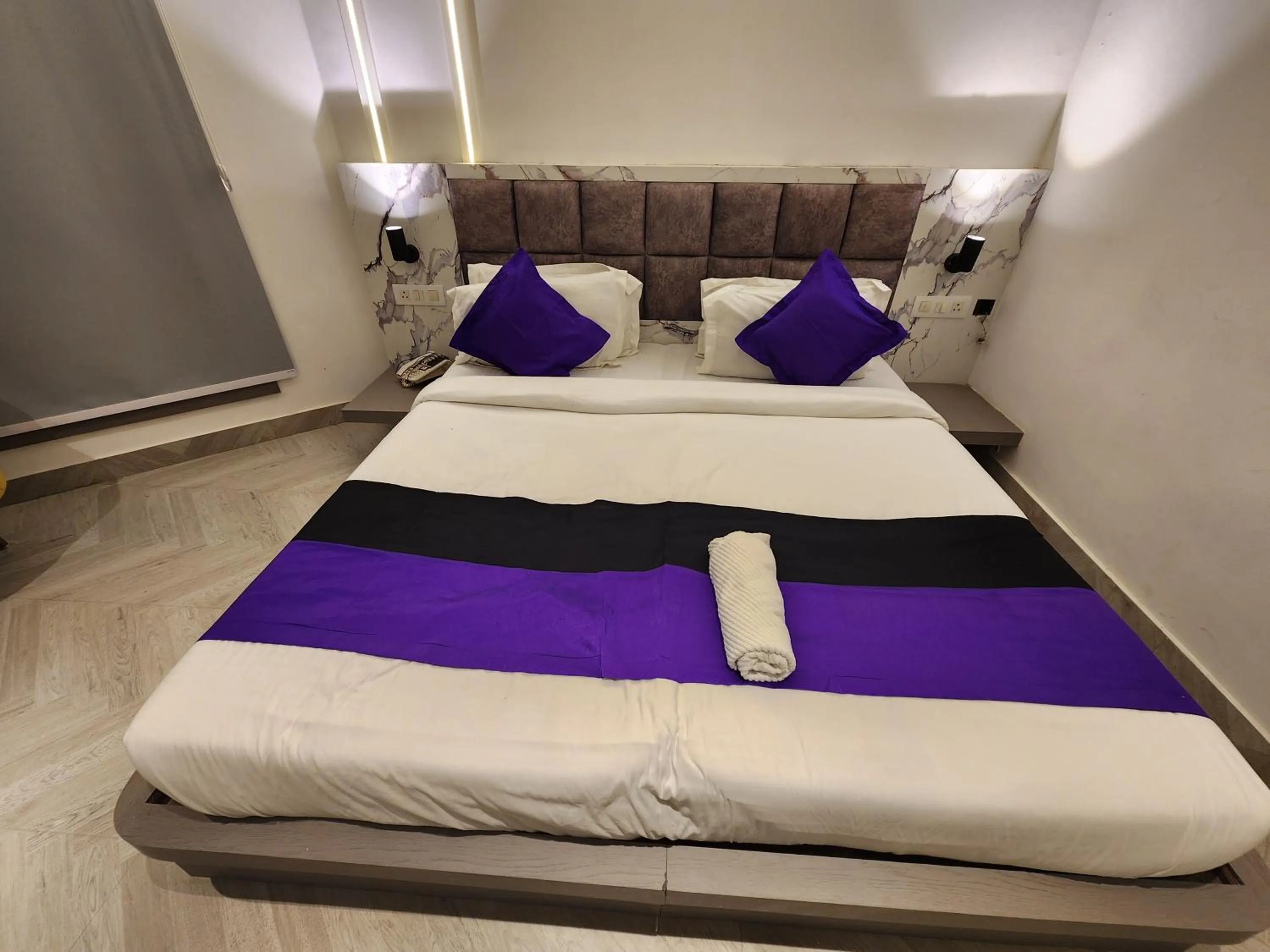 Photo of the whole room, Bed in Square 9 Inn - A Boutique Hotel