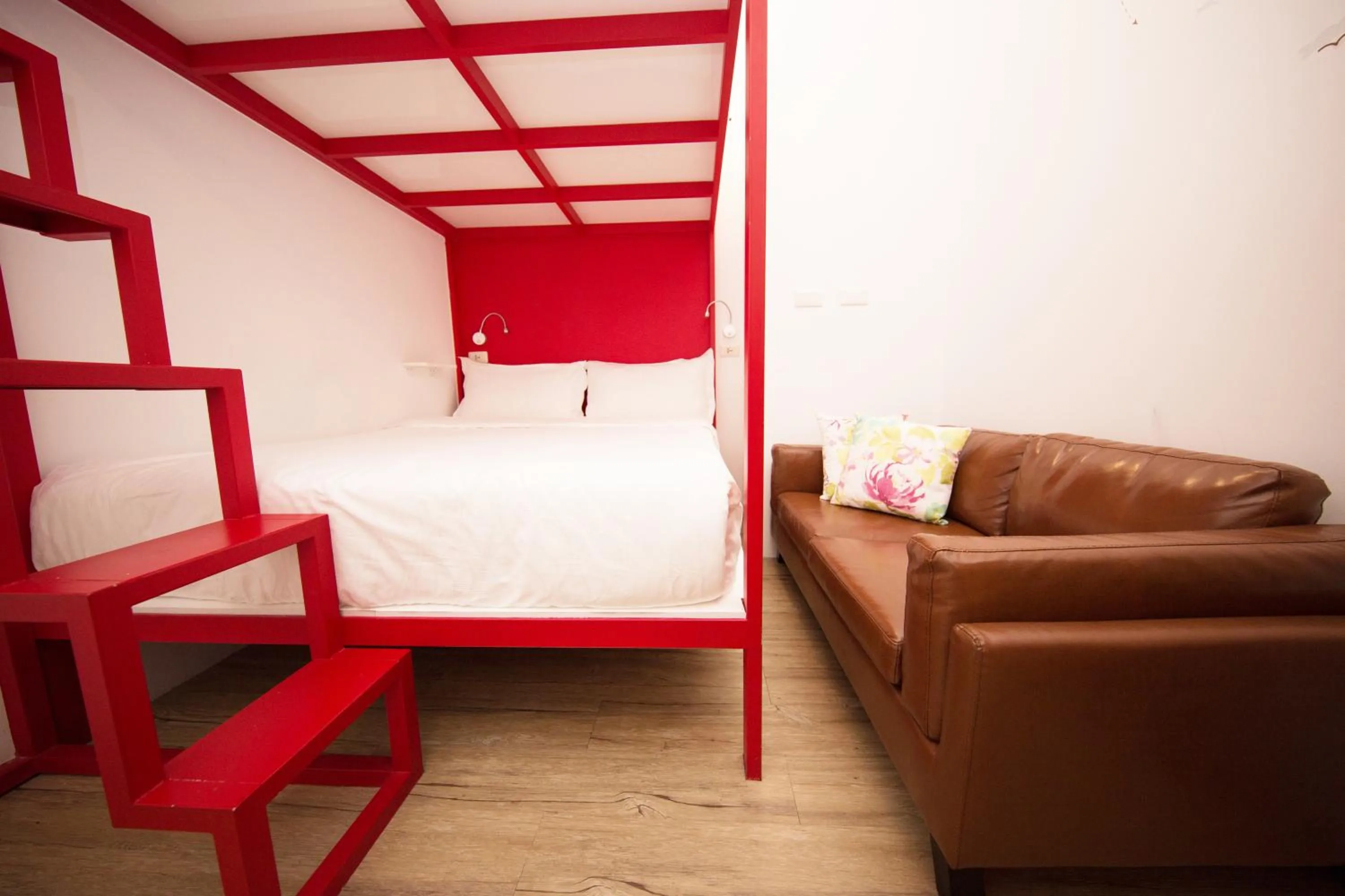 Bedroom, Bed in SleepBox Hostel