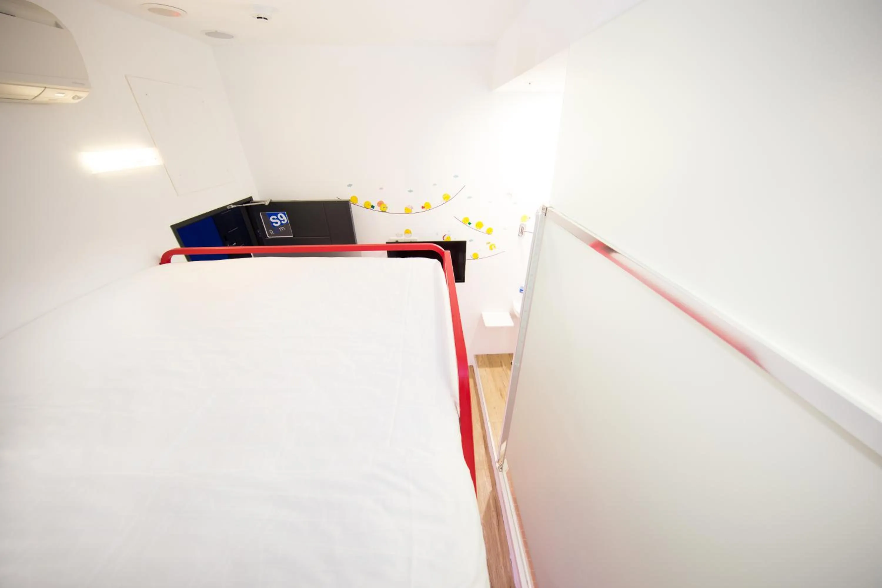 Bedroom, Bed in SleepBox Hostel