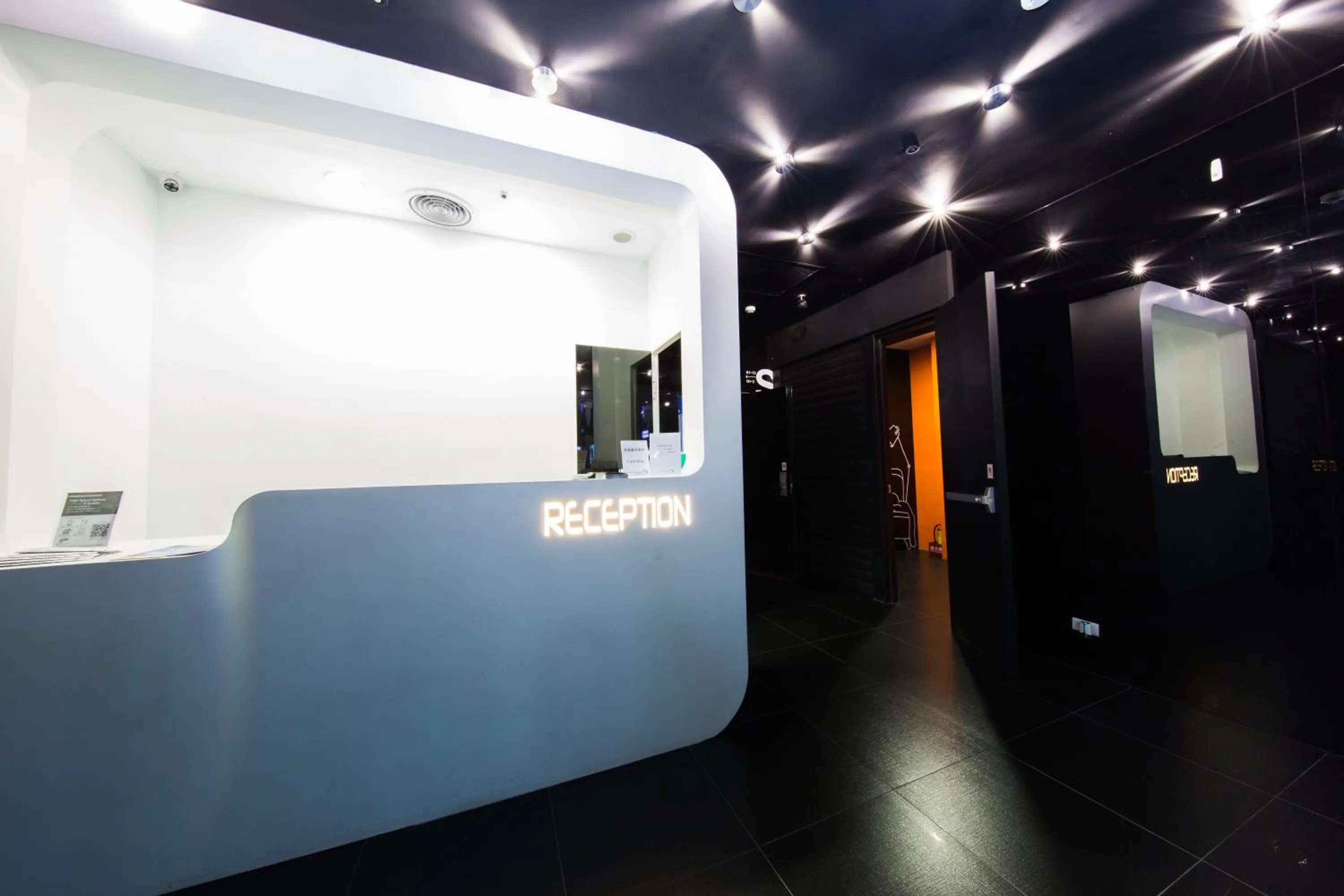 Lobby or reception in SleepBox Hostel