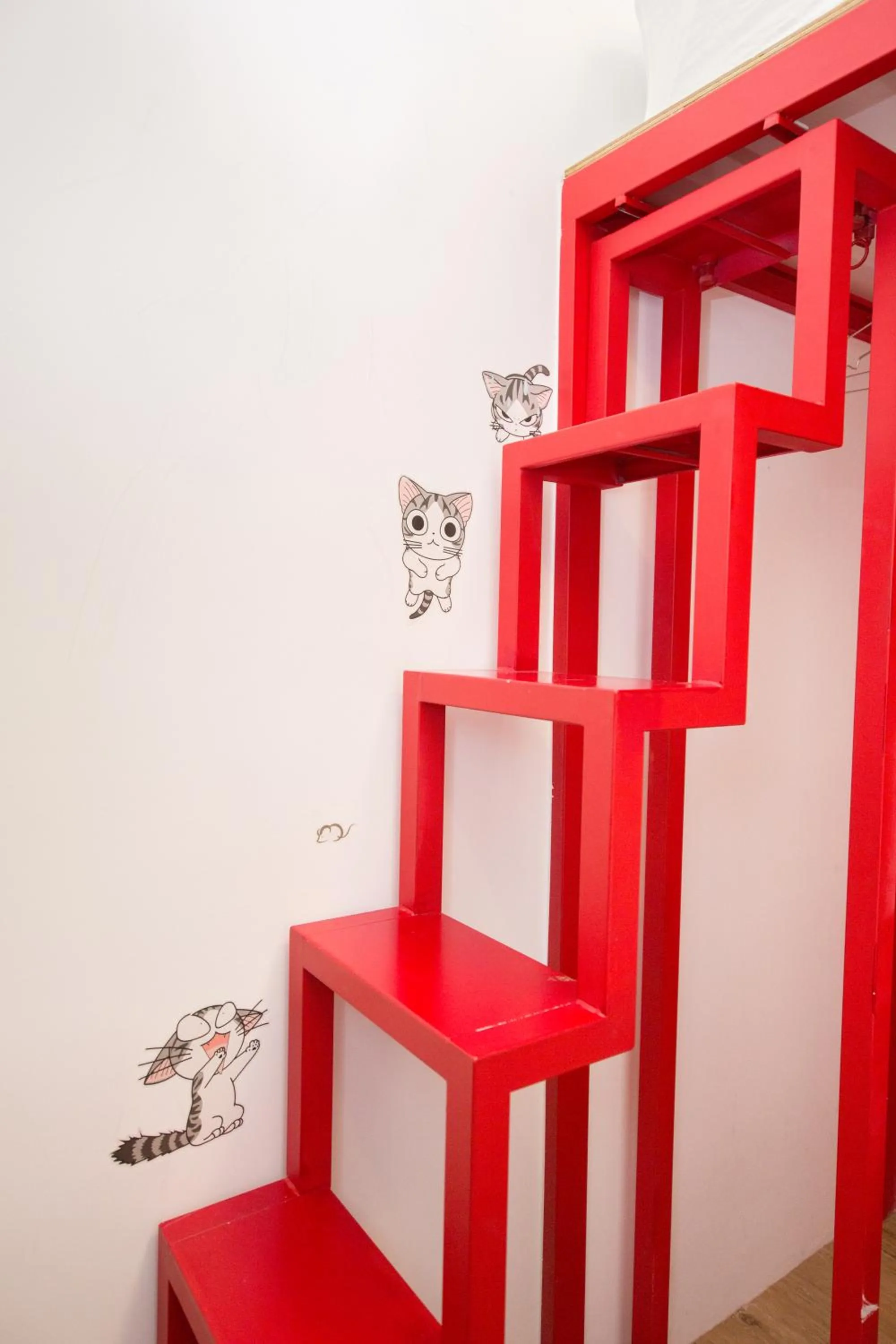 Area and facilities in SleepBox Hostel