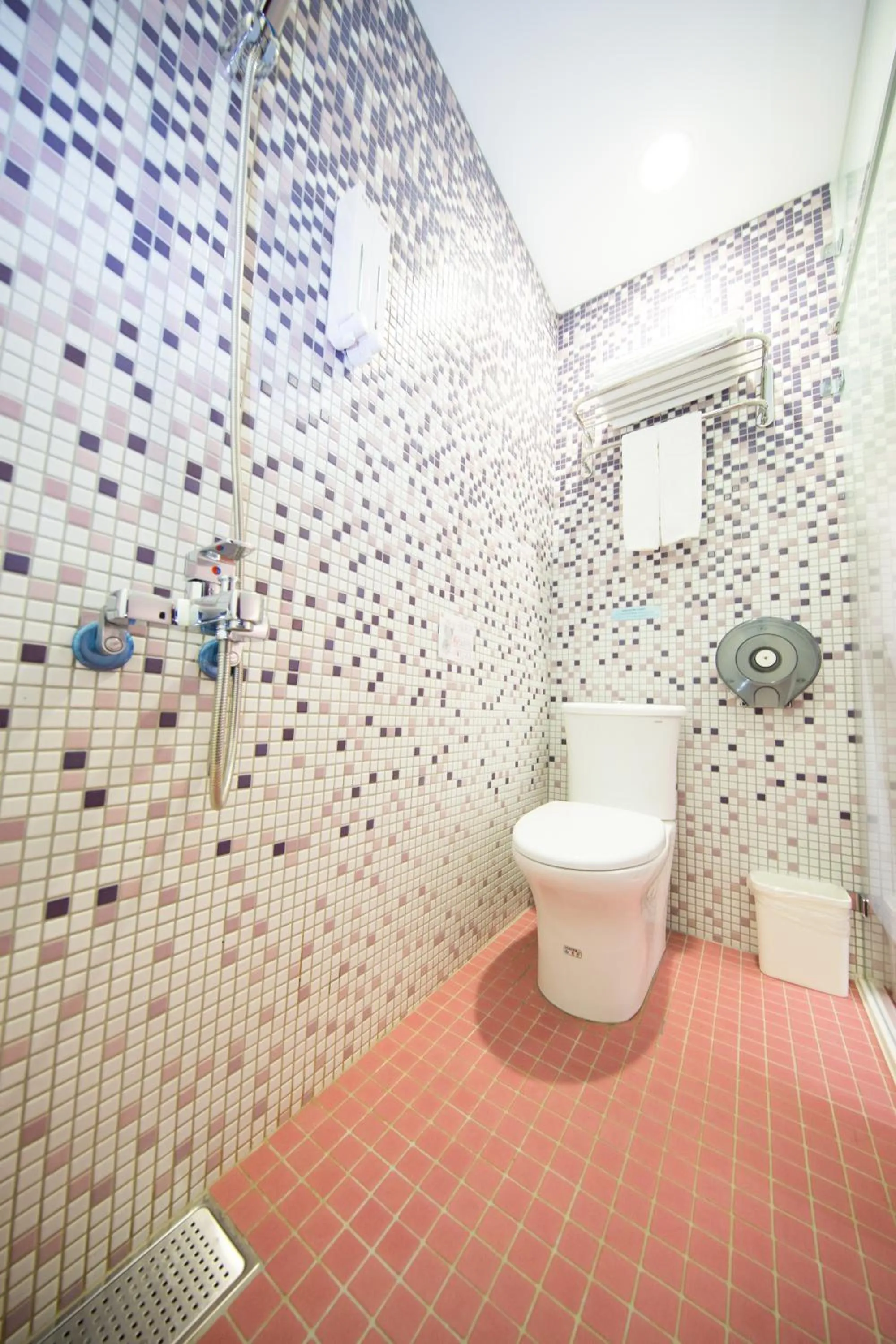 Bathroom in SleepBox Hostel