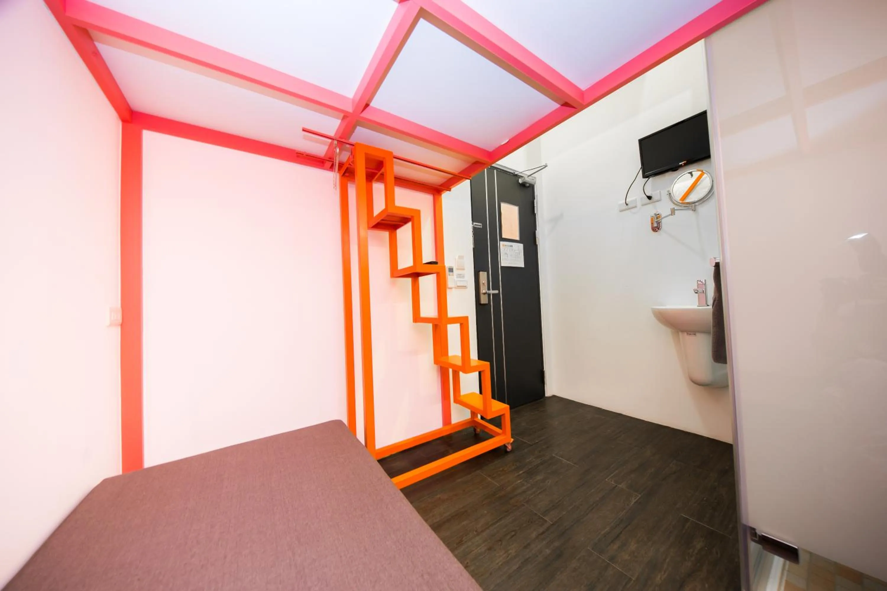 Bed in SleepBox Hostel