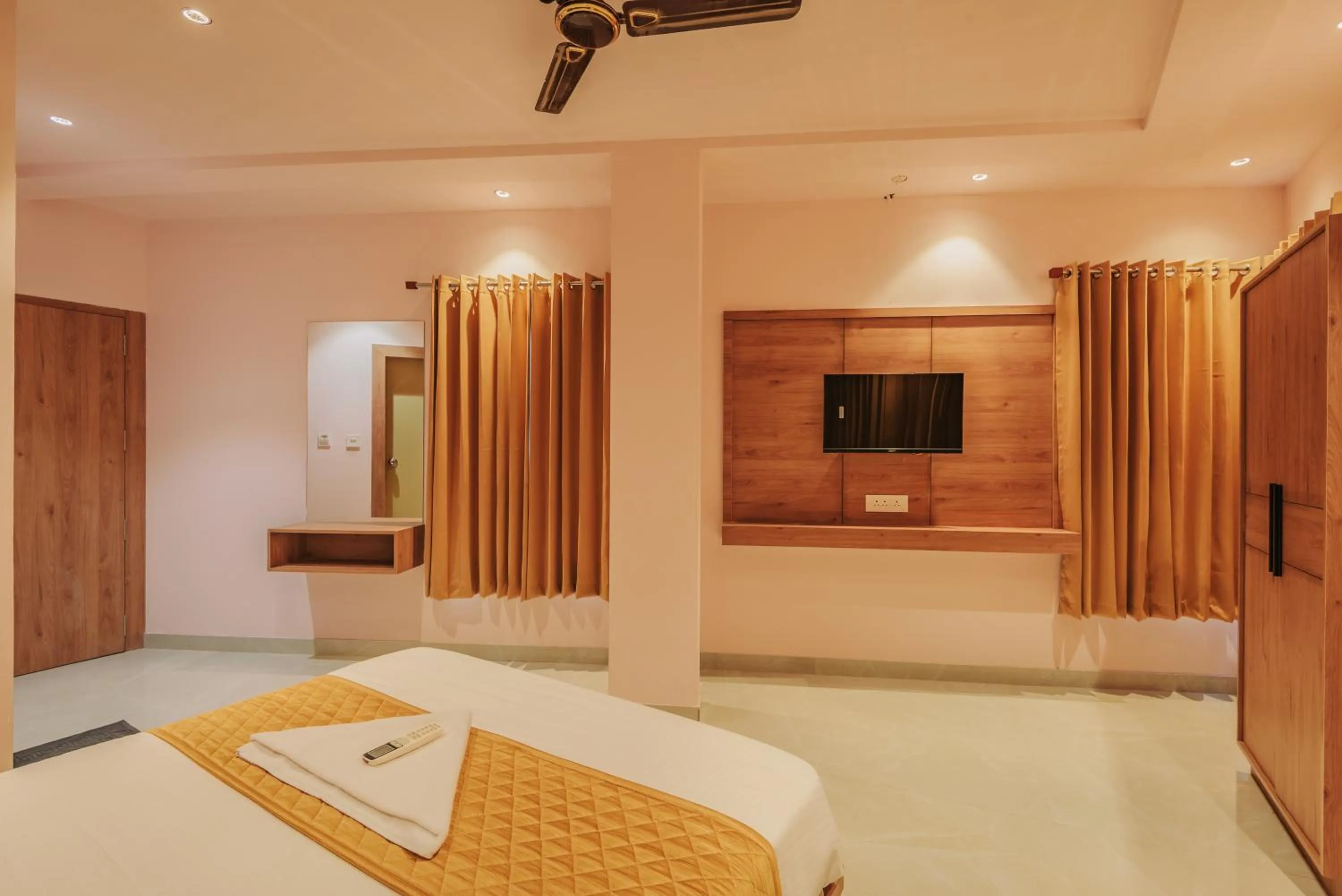 Hotel Beverly Palace Kozhikode - Hotel and Restaurant