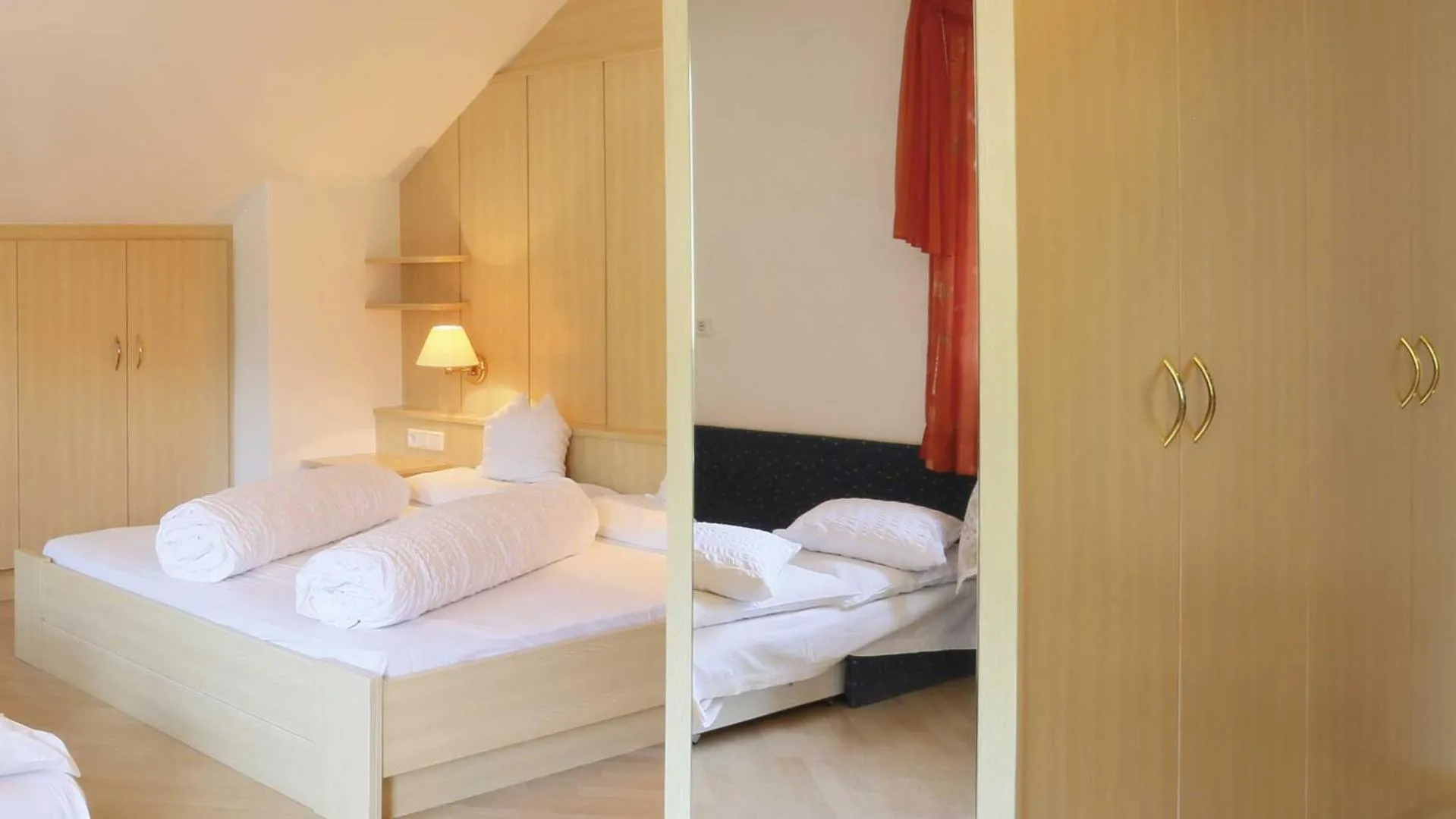 Bed in Pension Alpenhof B&B