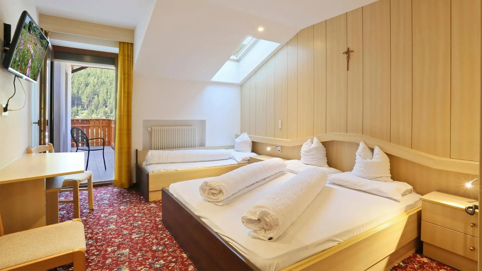 Bed in Pension Alpenhof B&B