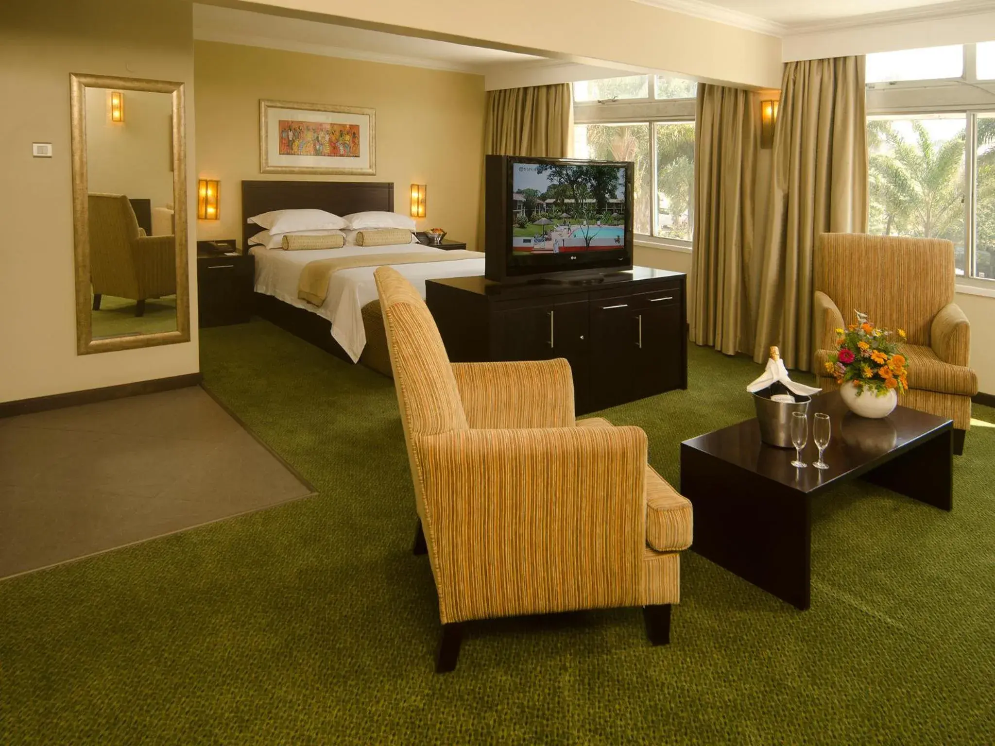 TV and multimedia, Bed in Sunbird Mount Soche TV and multimedia, Bed in Sunbird Mount Soche