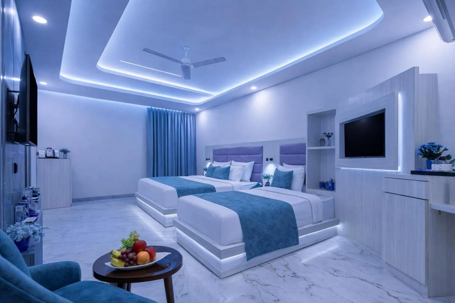 Bedroom, Bed in Hotel Urban Royale - IGI Airport Delhi