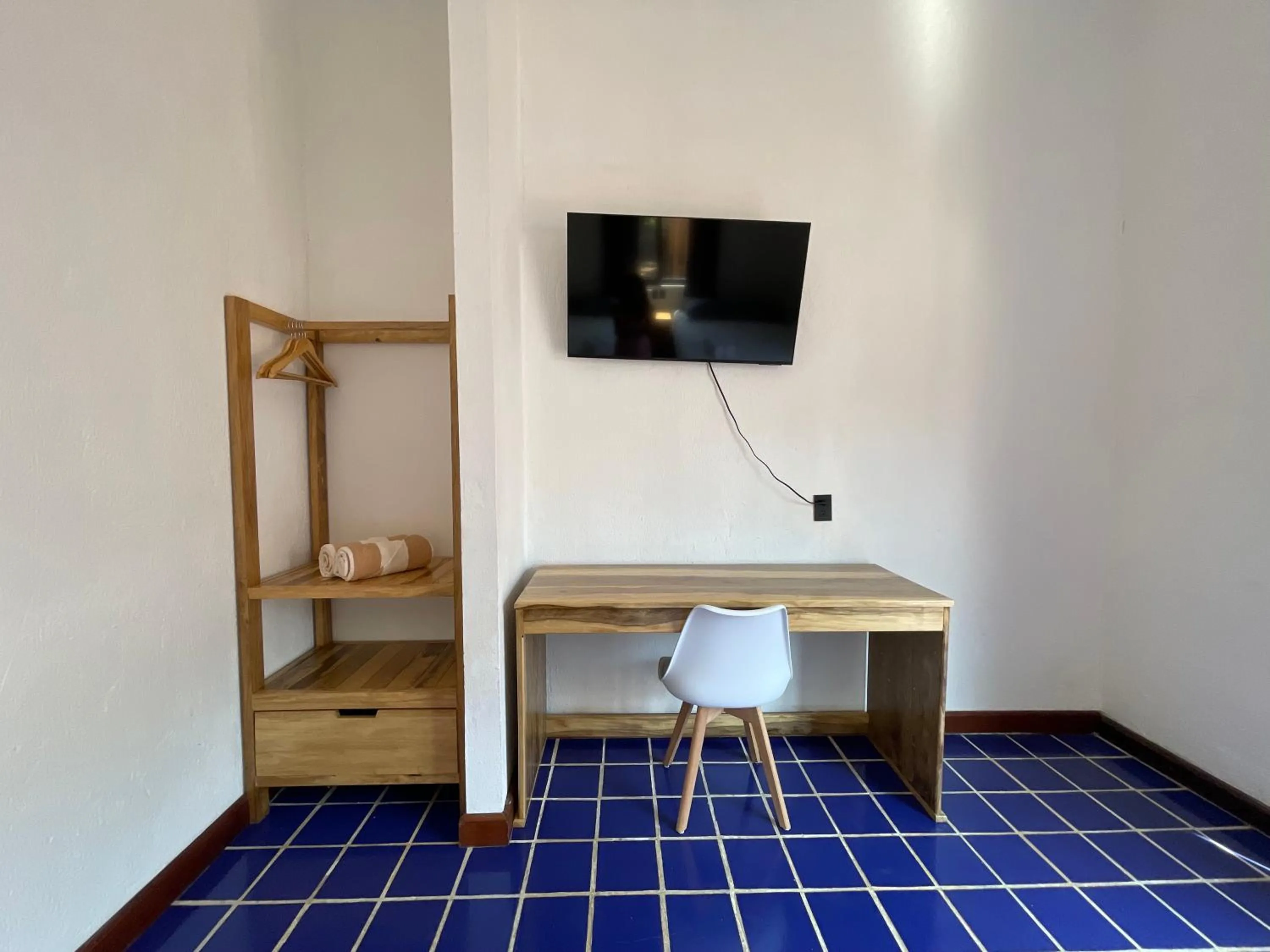 TV and multimedia in Hotel Solana Bacalar Lakefront