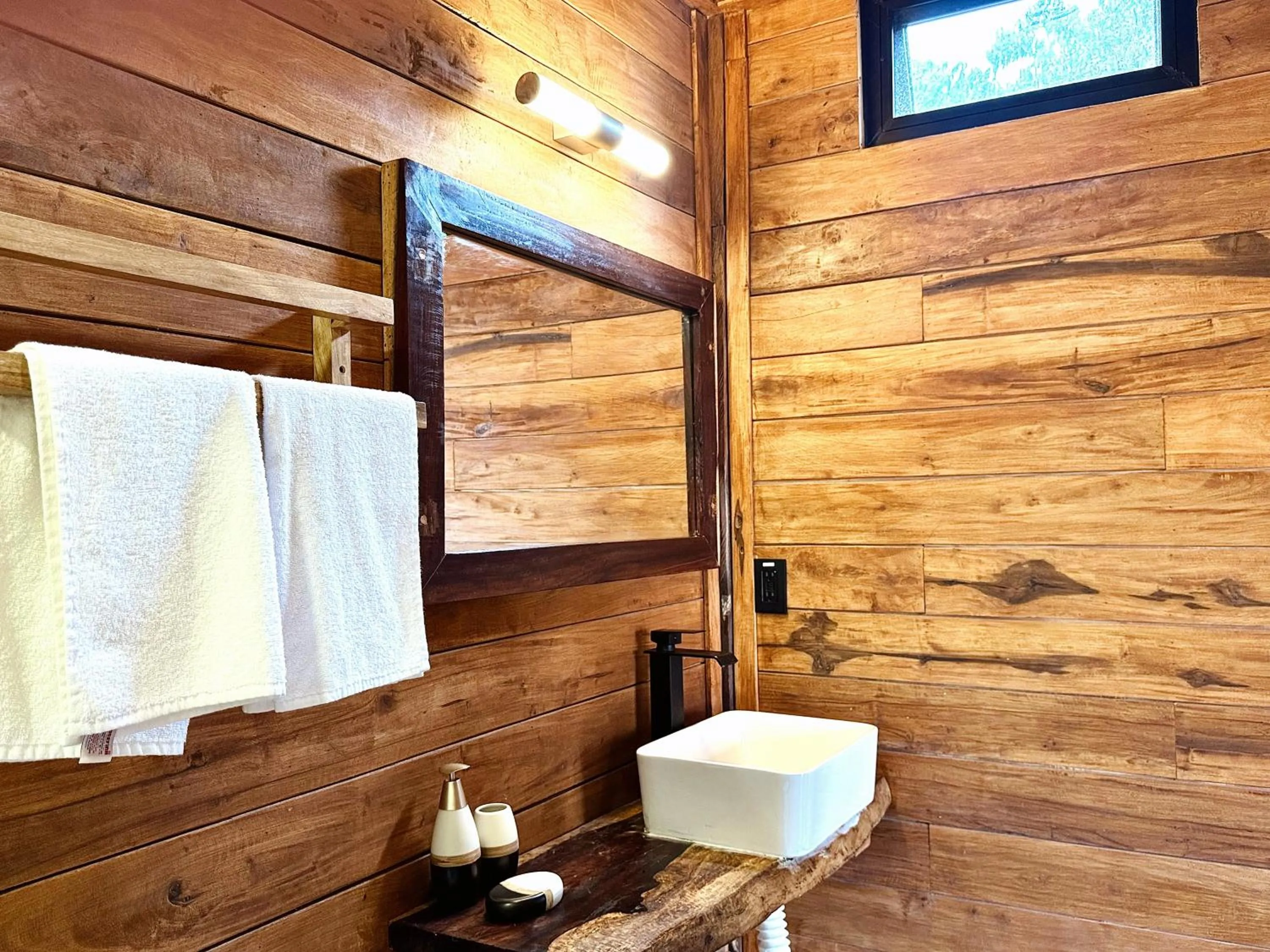 Toilet in Hotel Solana Bacalar Lakefront