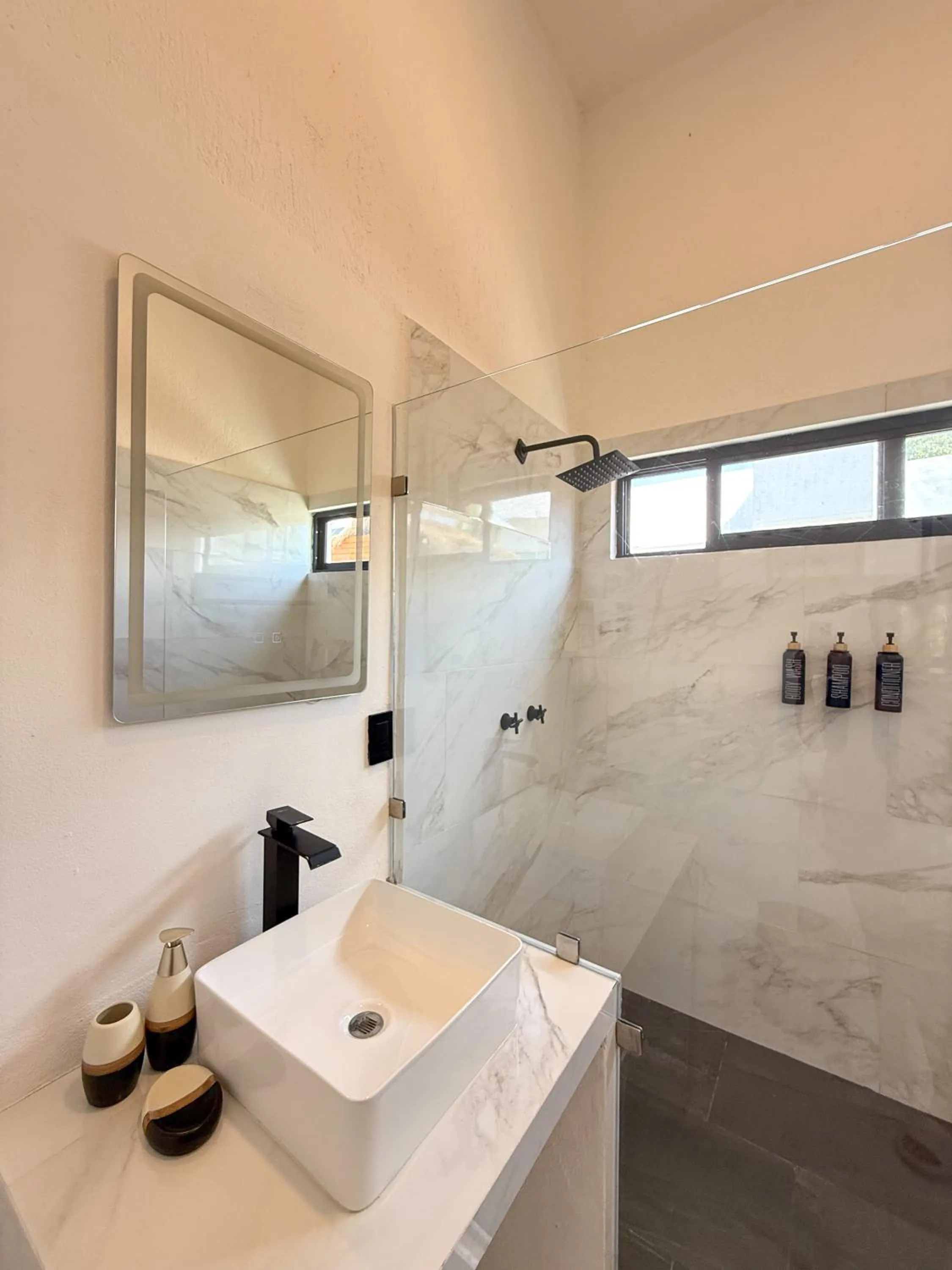 Shower in Hotel Solana Bacalar Lakefront