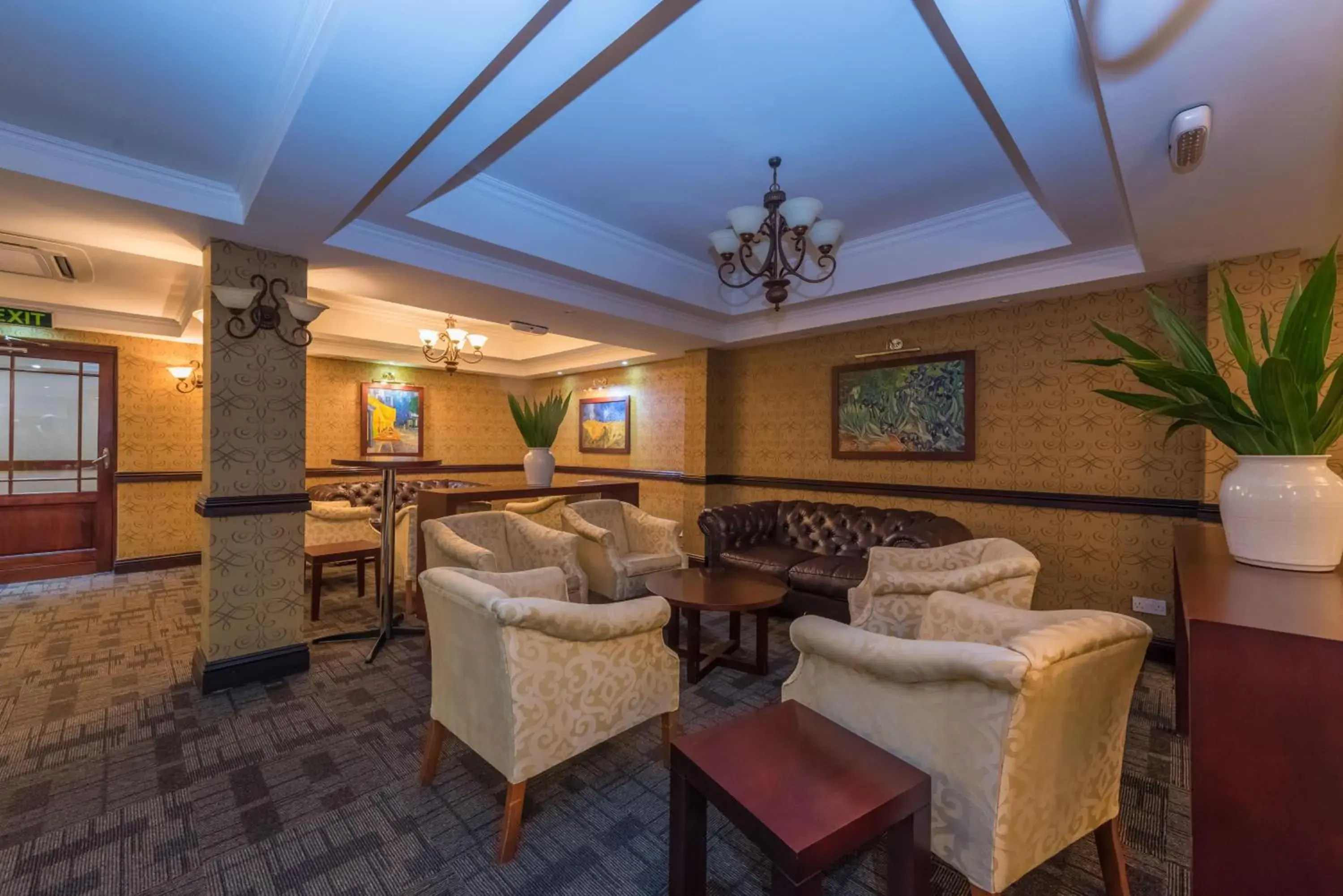 Lounge or bar in Sunbird Capital Lounge or bar in Sunbird Capital