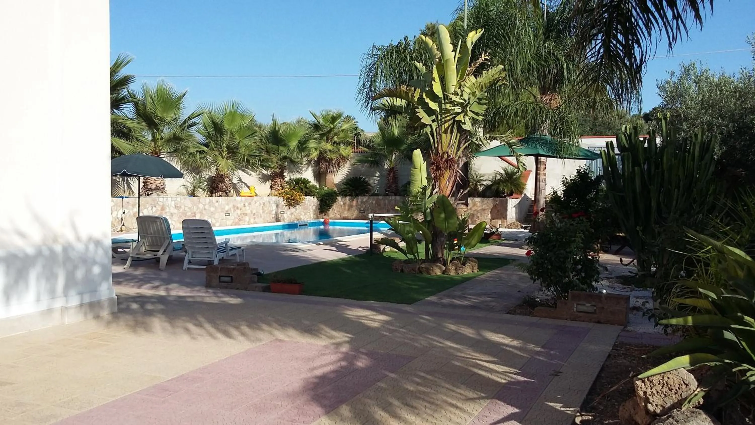 Swimming pool in B&B Castellazzo