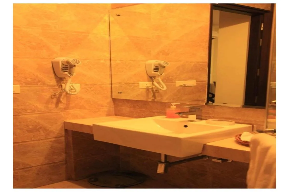 Property building in Indiyaah Inn