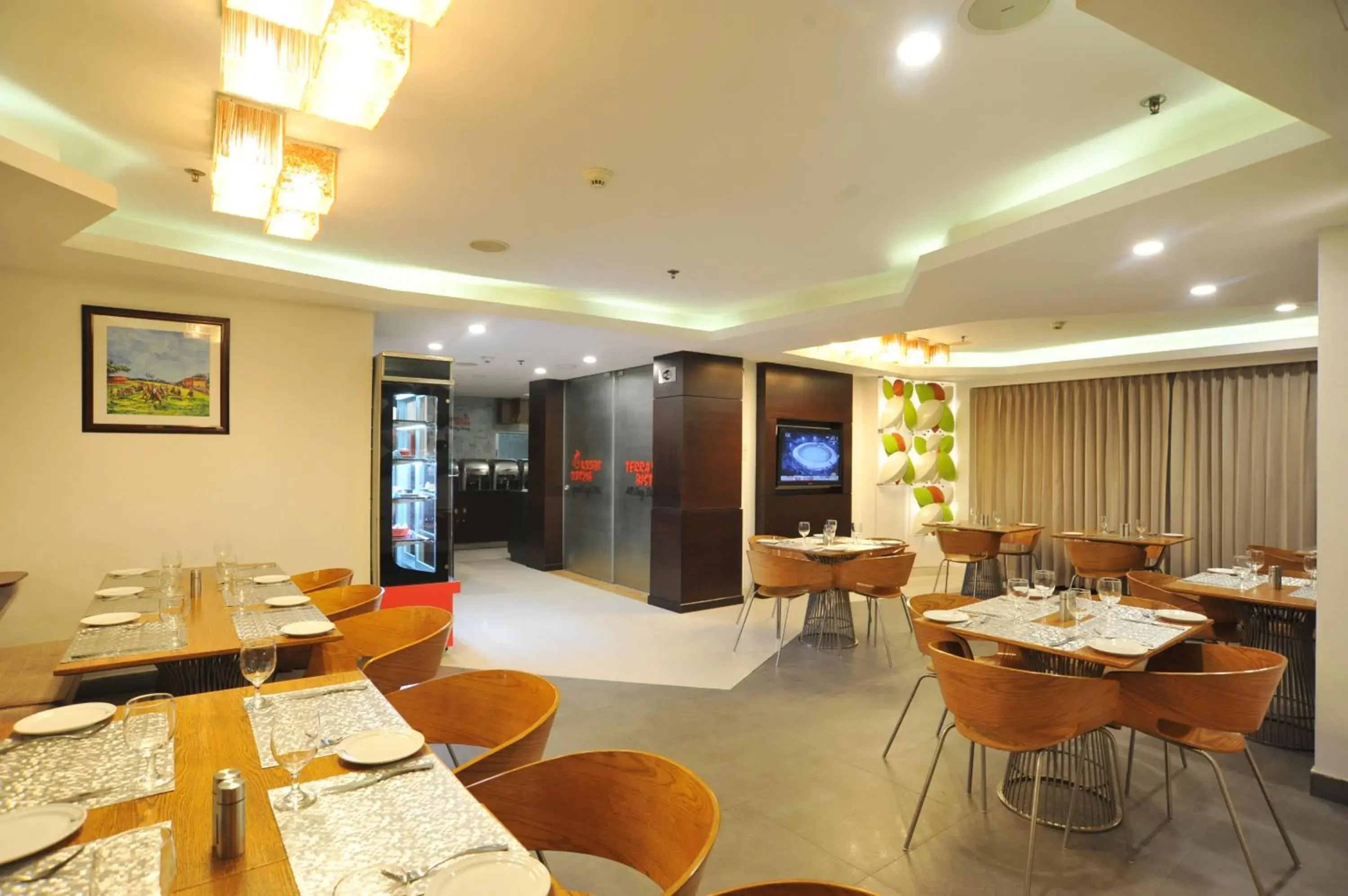 Restaurant/places to eat in Platinum Residence Restaurant/places to eat in Platinum Residence