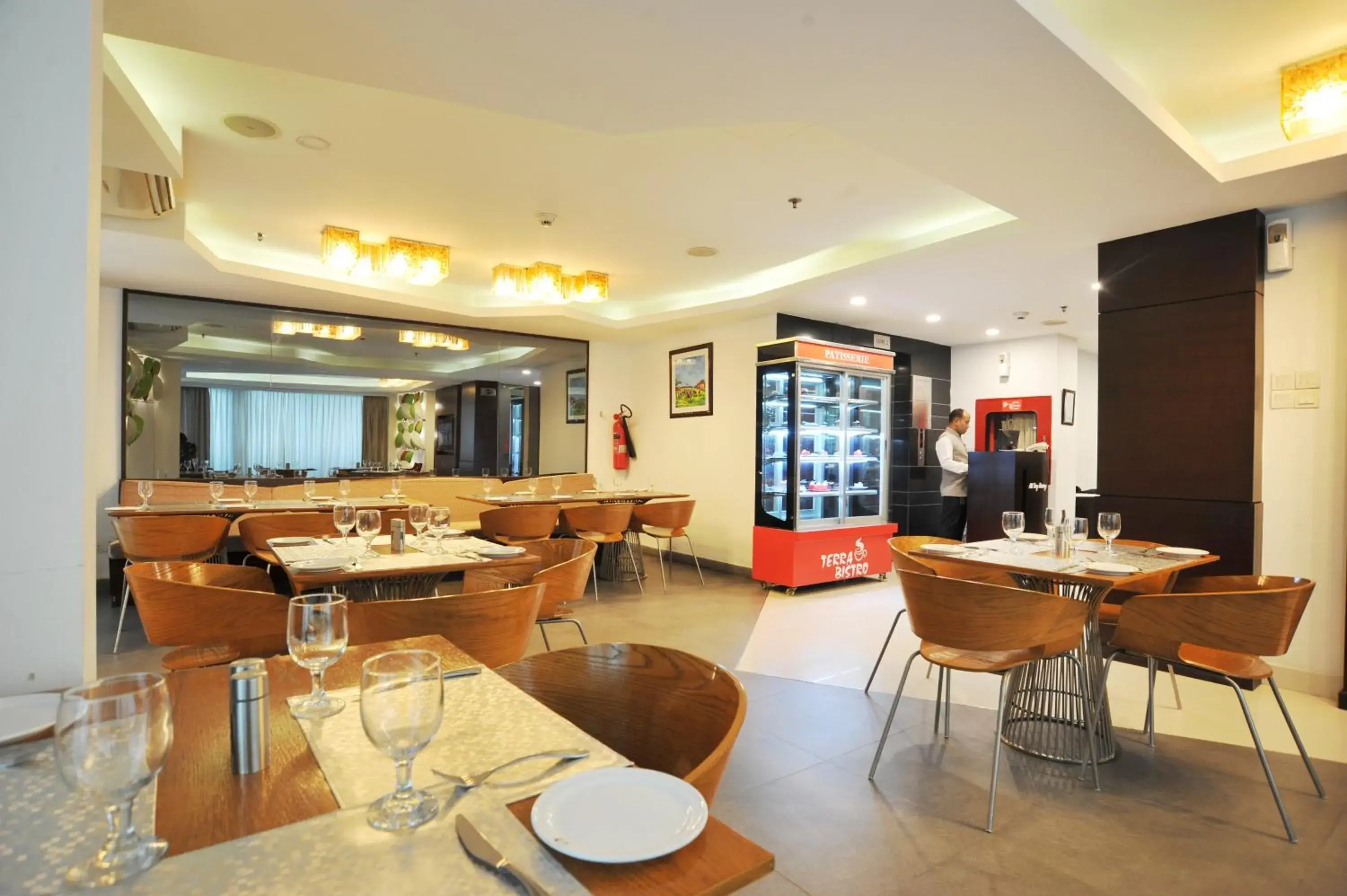 Restaurant/places to eat in Platinum Residence Restaurant/places to eat in Platinum Residence
