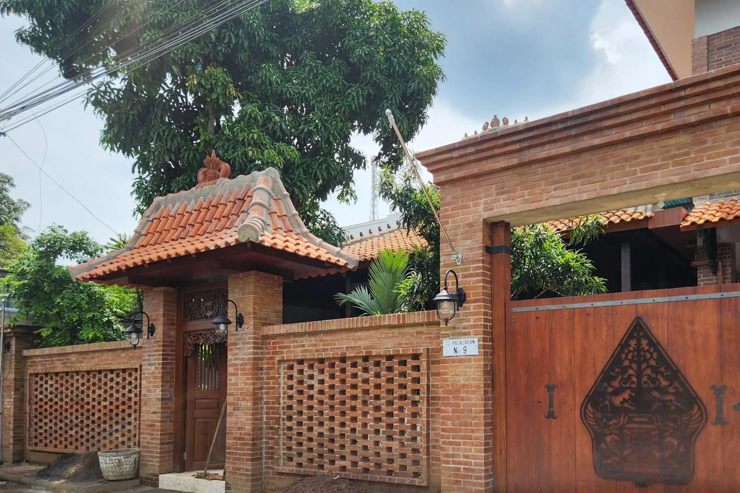 Property building in RedDoorz near Stasiun Sragen Property building in RedDoorz near Stasiun Sragen