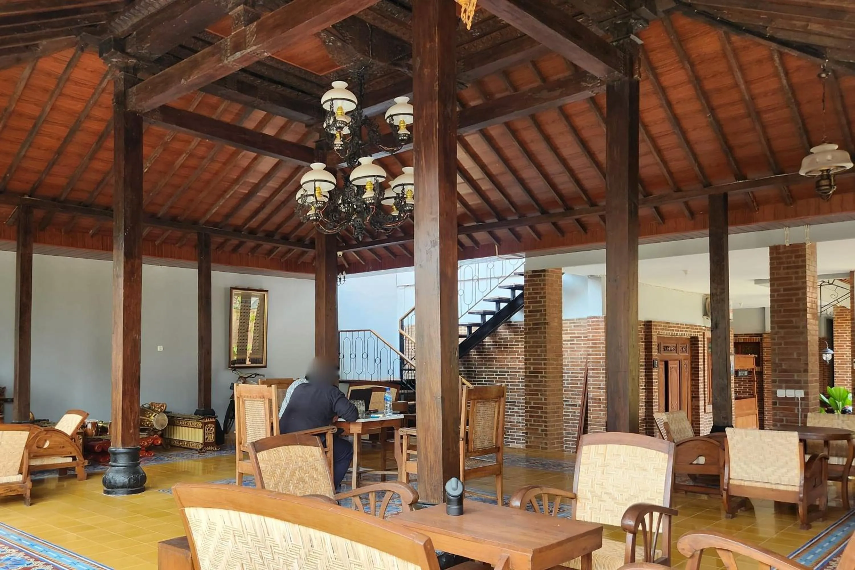 Seating area in RedDoorz near Stasiun Sragen