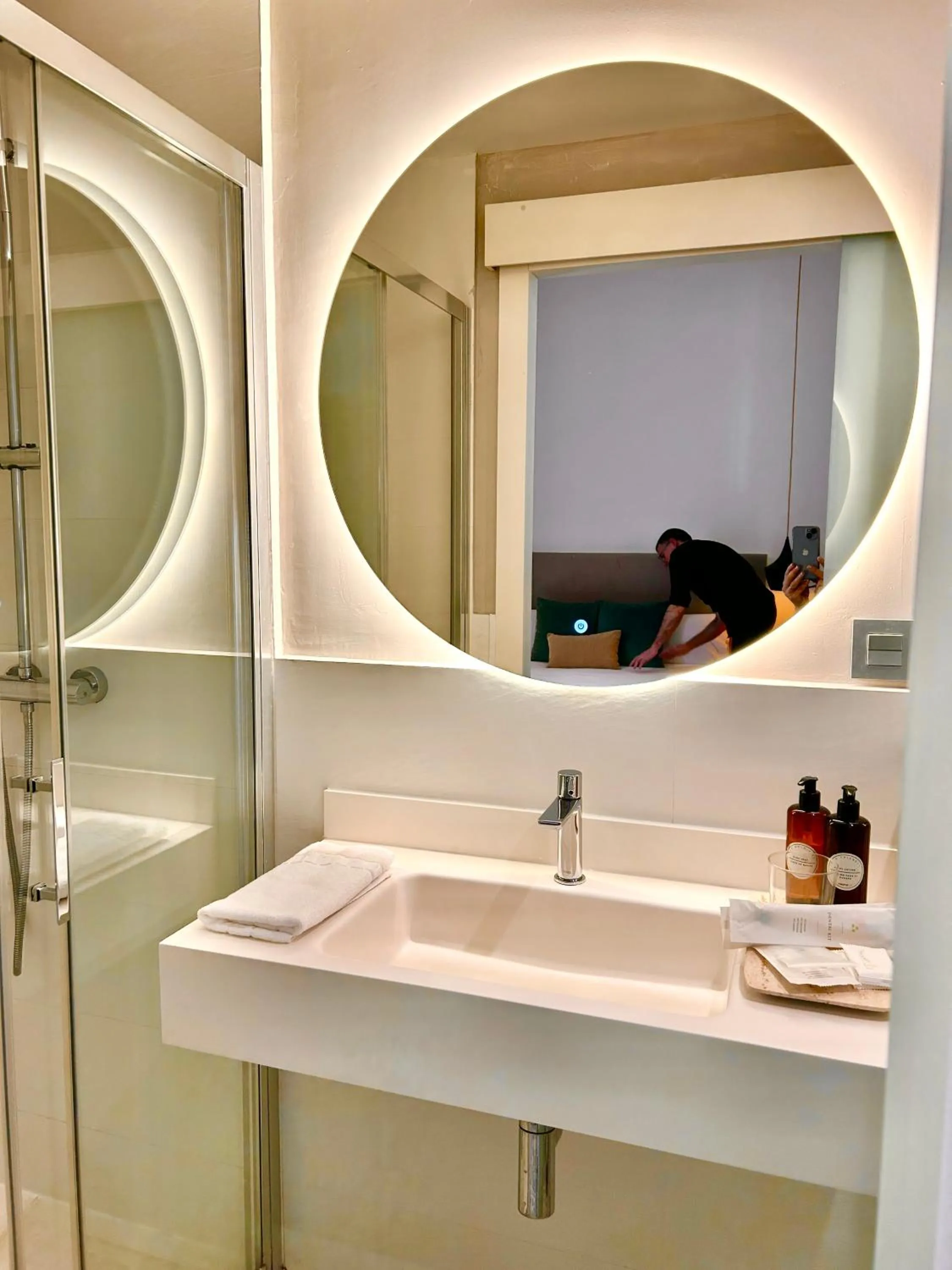 Bathroom in Forget Me Not Barcelona