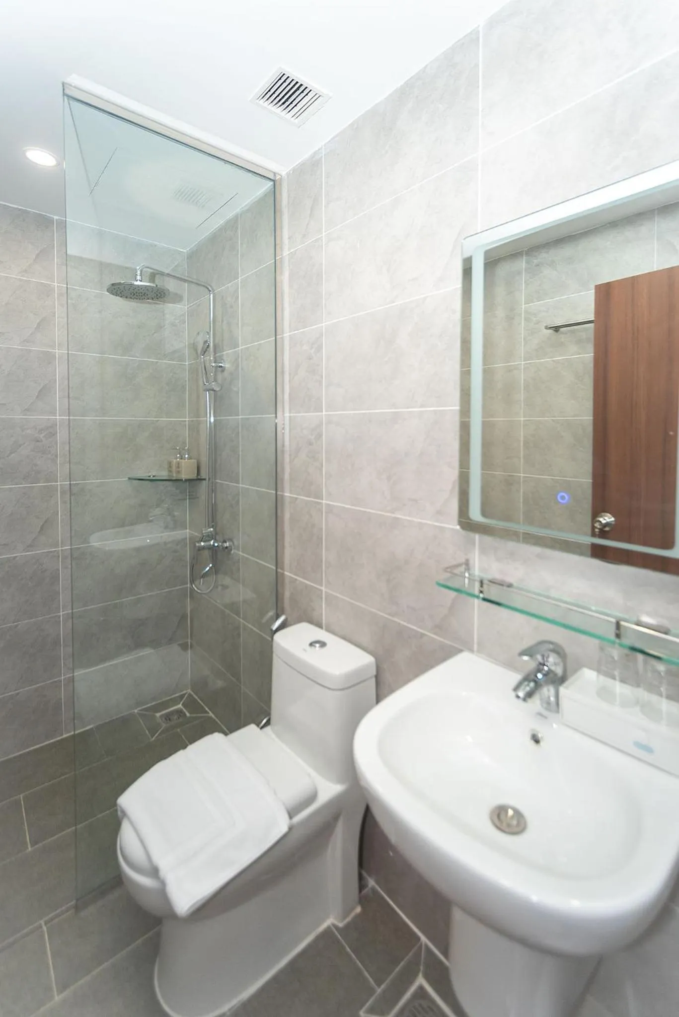 Shower in Bamboo Riverside Boutique Hotel