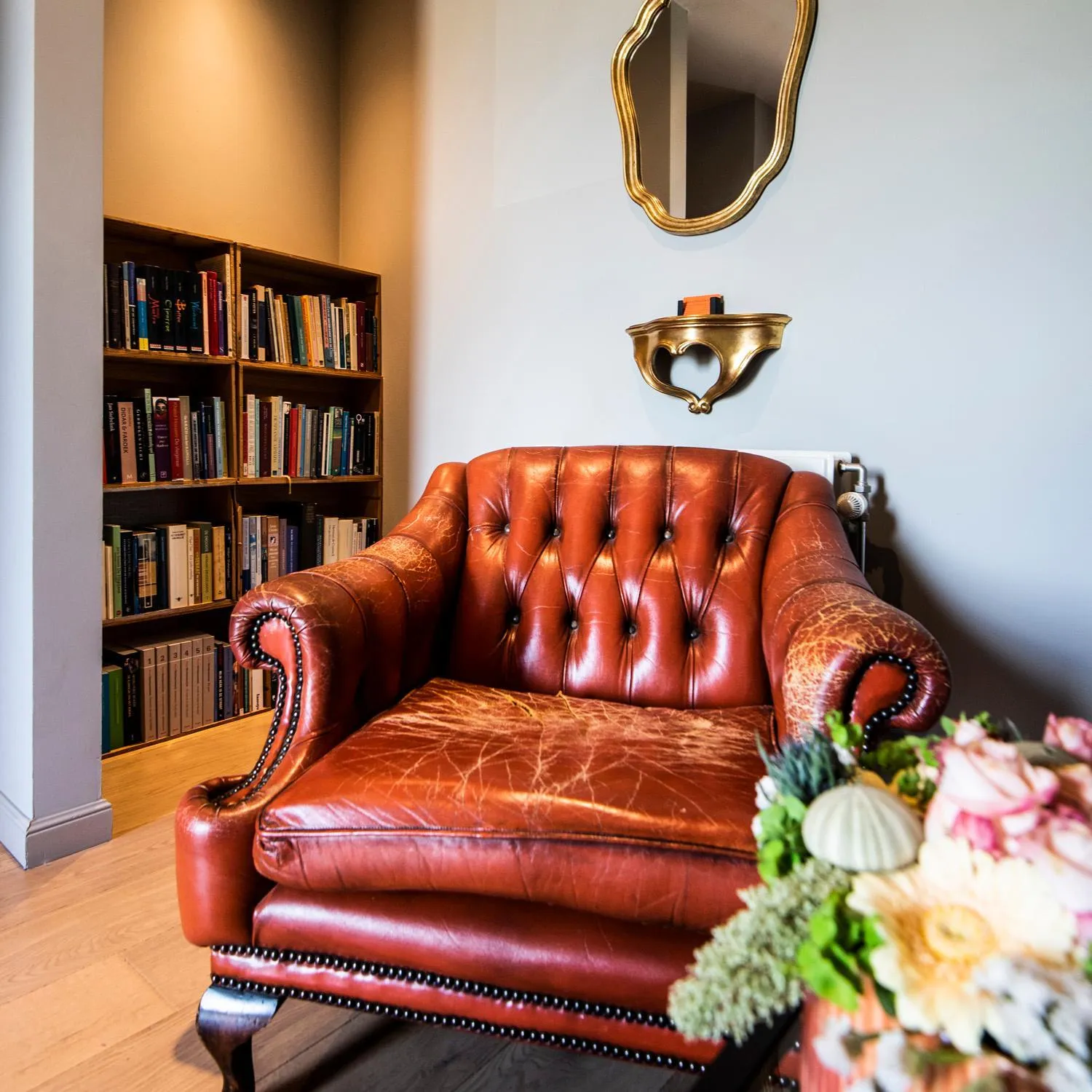 Library in B&B Scheldekant