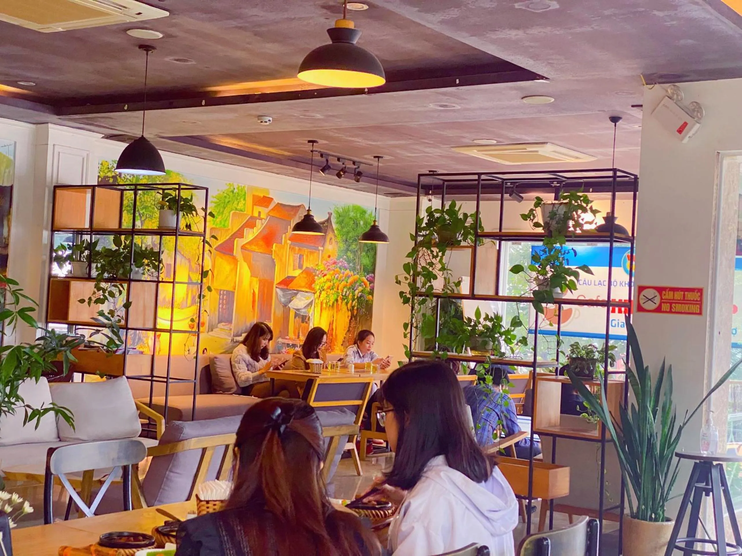 Restaurant/places to eat in Sen Trang Hotel