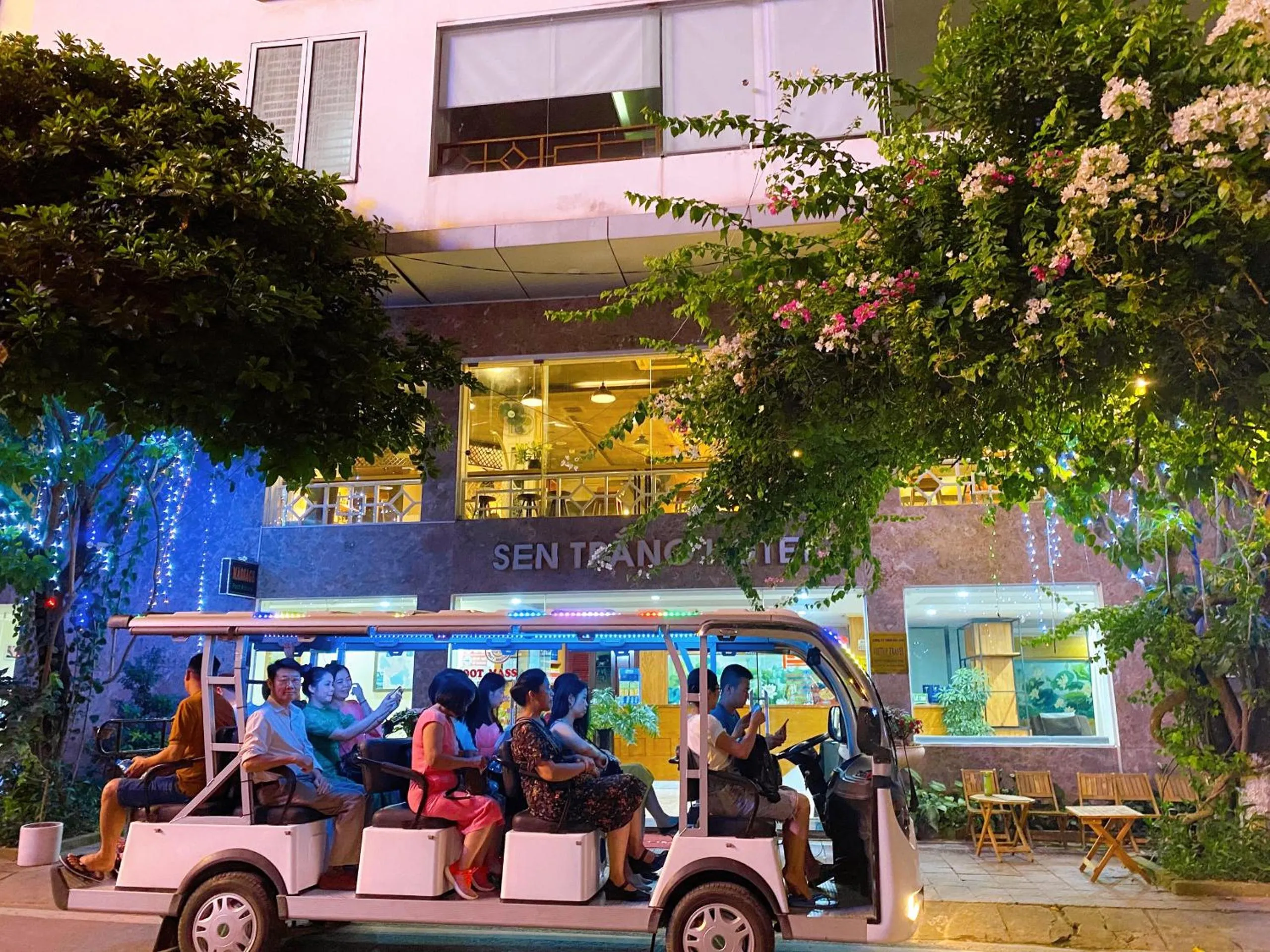 Guests in Sen Trang Hotel