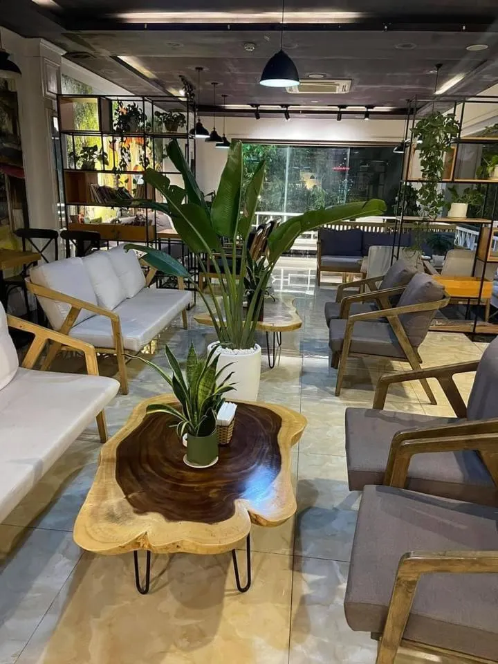 Restaurant/places to eat in Sen Trang Hotel