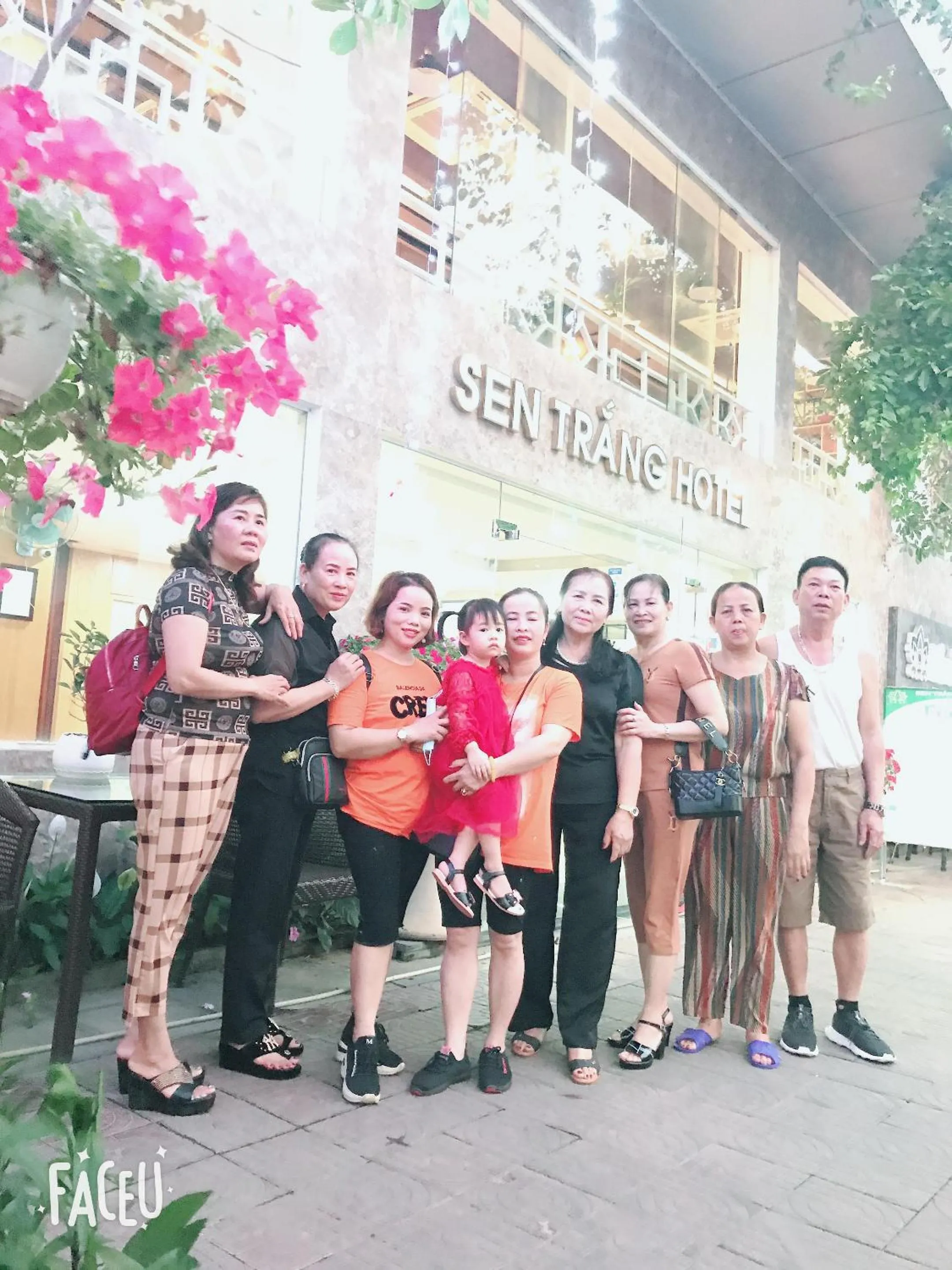 group of guests in Sen Trang Hotel