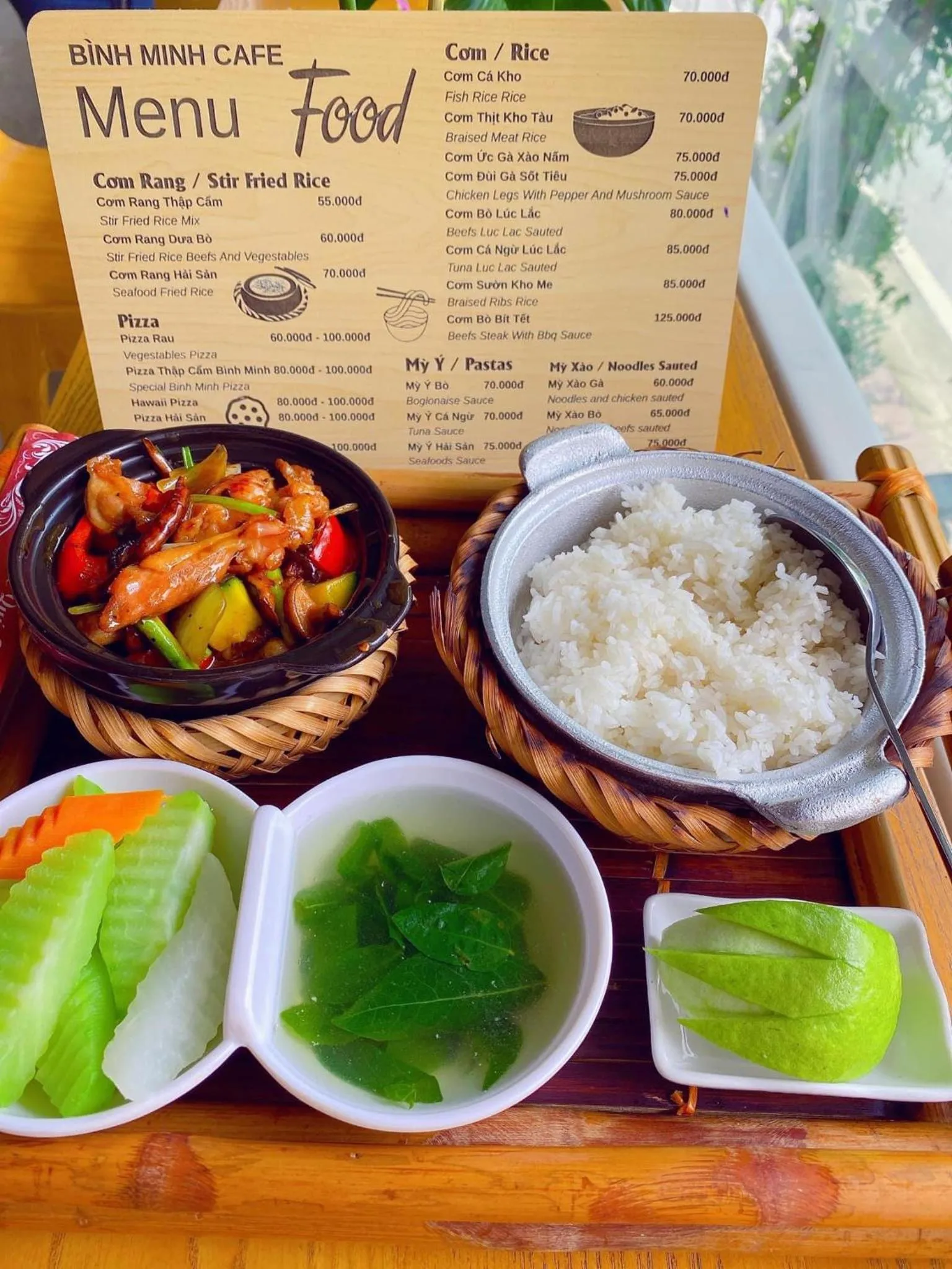 Restaurant/places to eat in Sen Trang Hotel