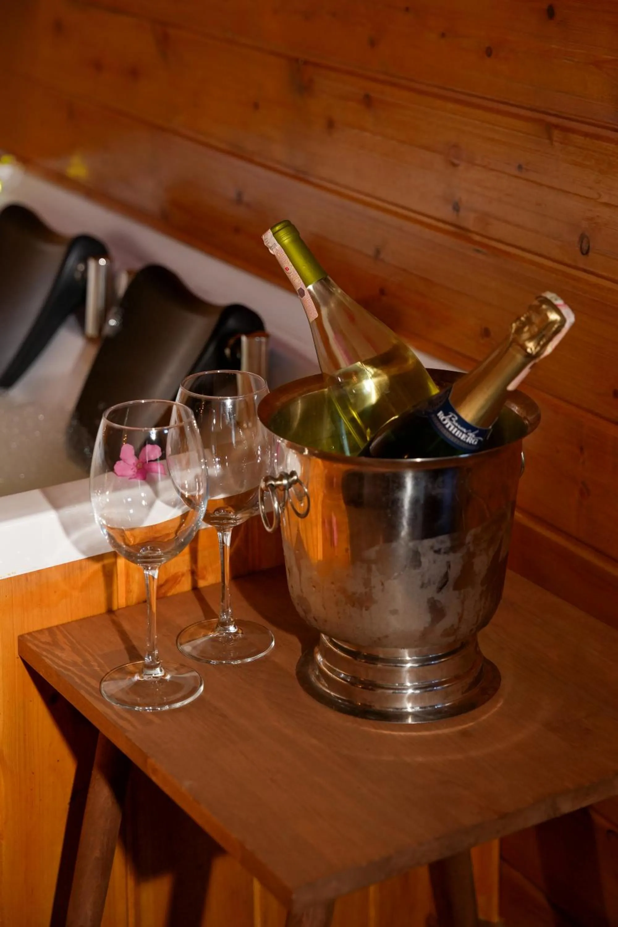 Drinks in Navy Inn & Bungalows