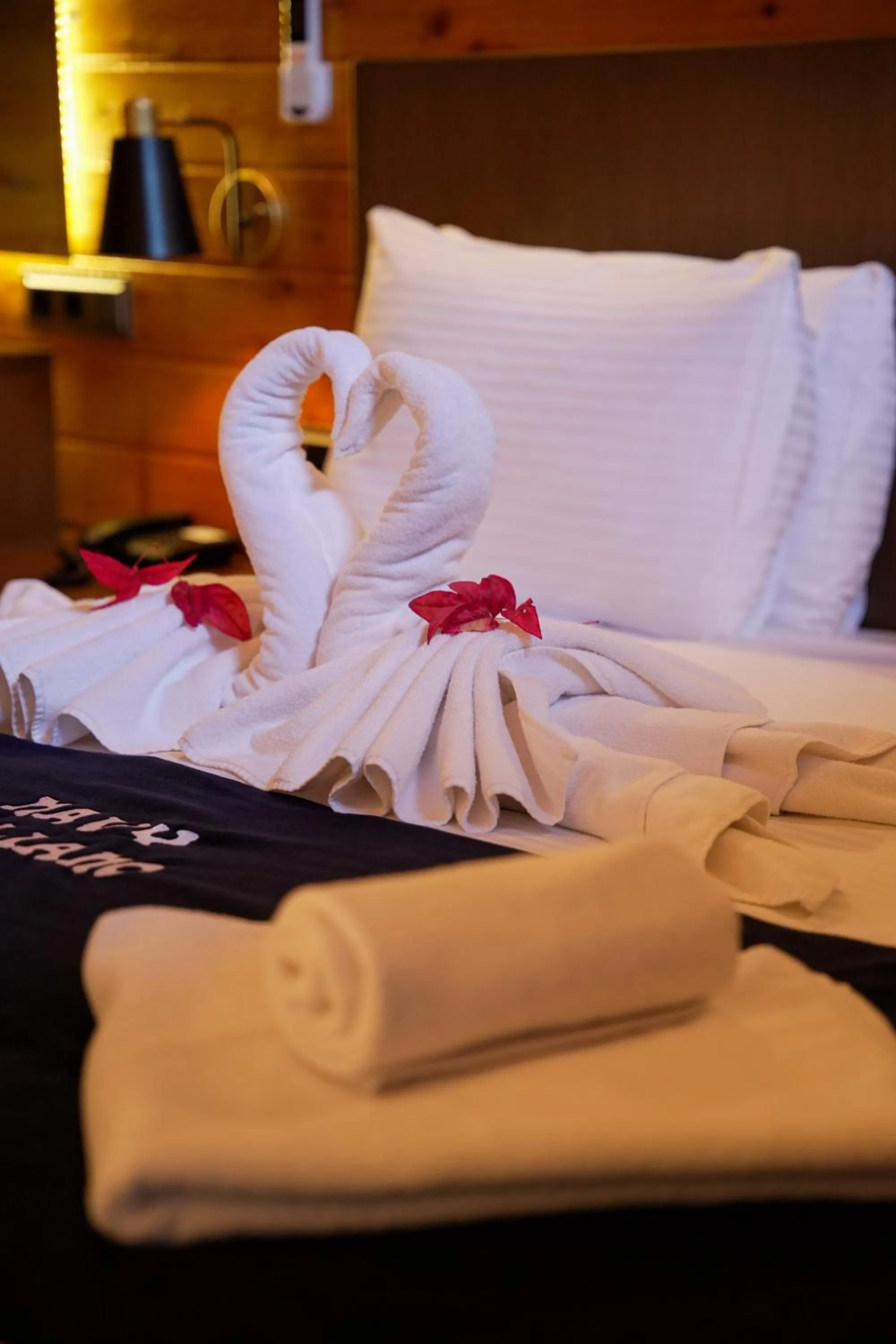 Bed in Navy Inn & Bungalows