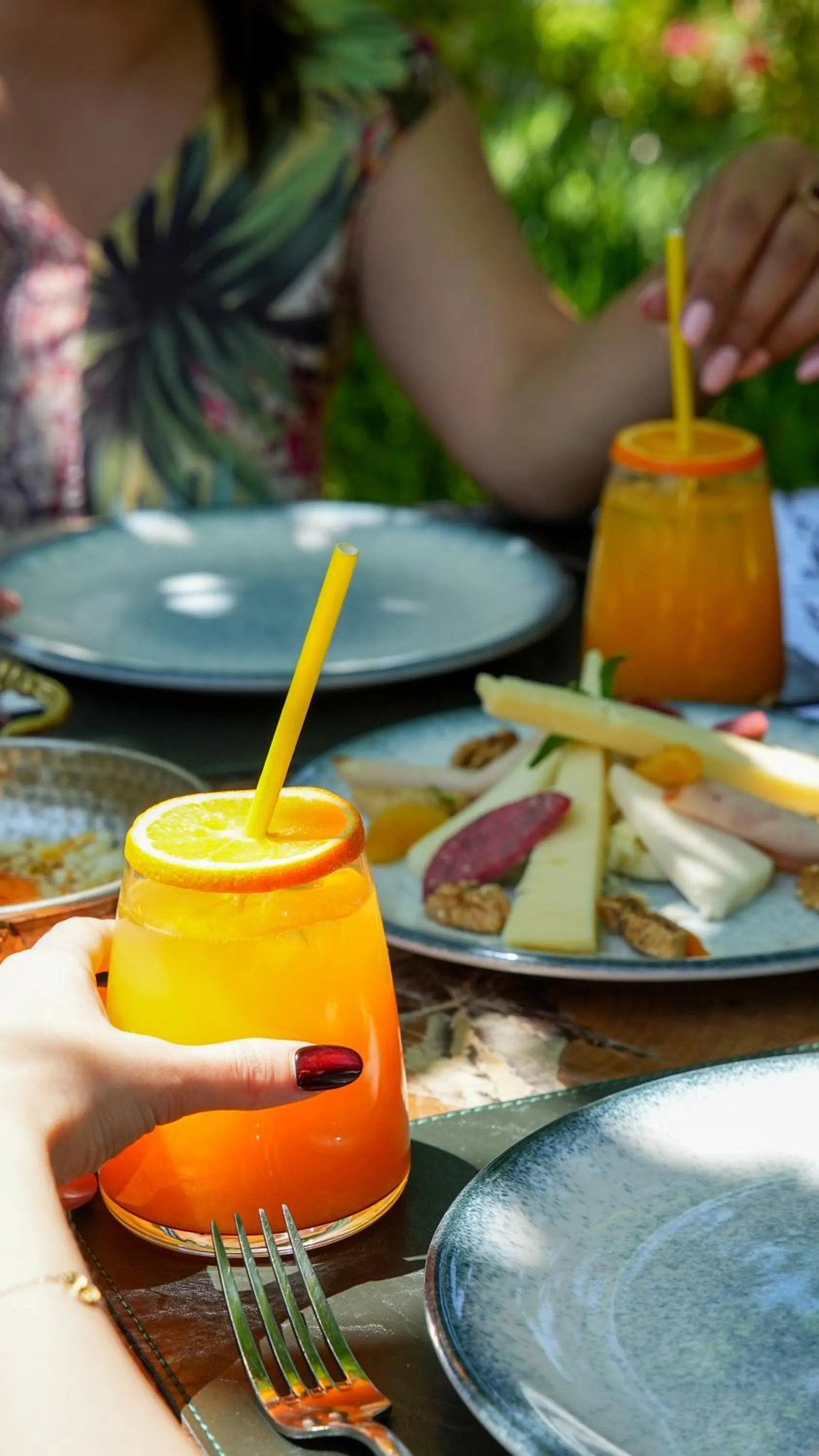 Breakfast in Navy Inn & Bungalows