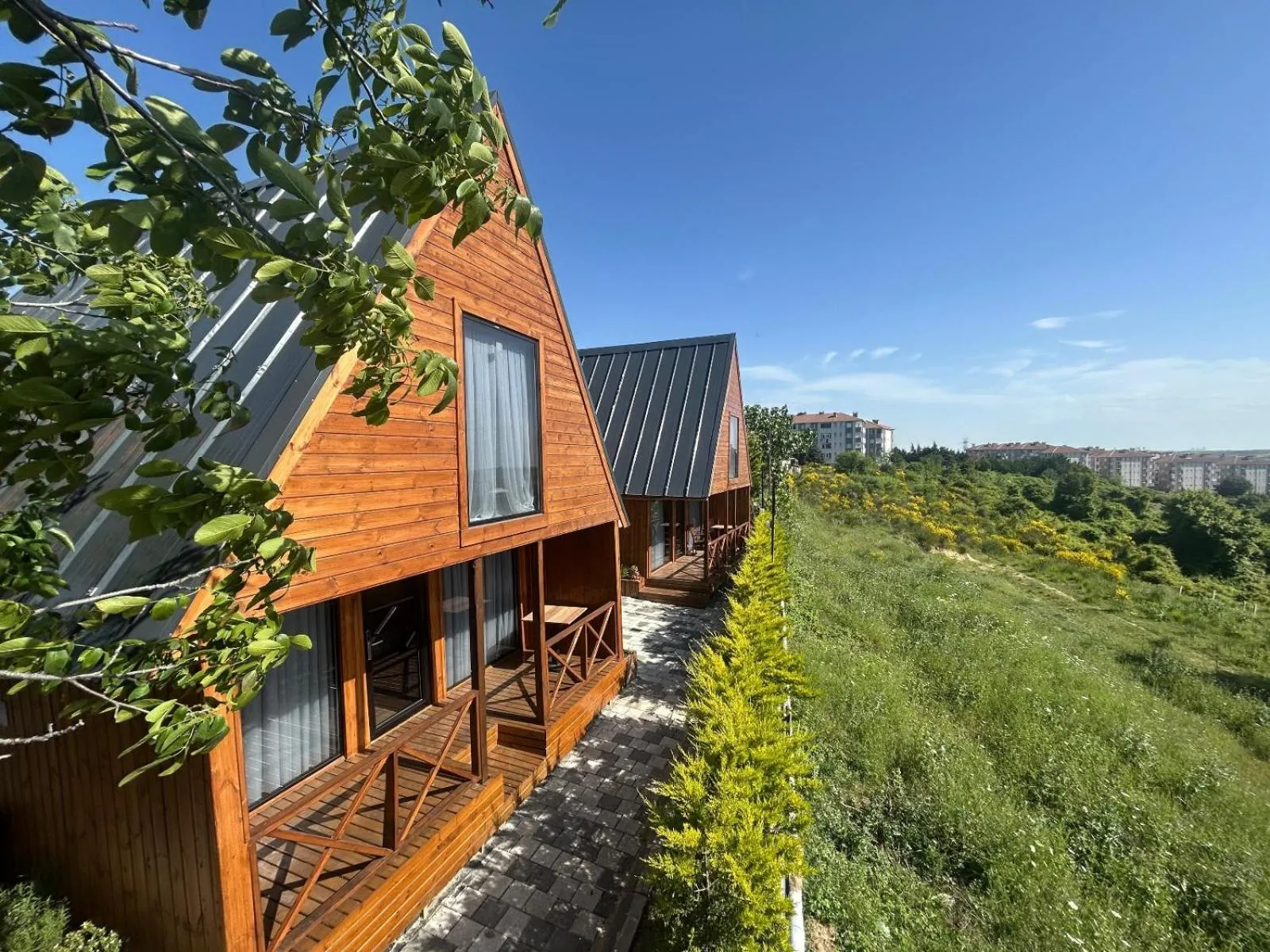 Navy Inn & Bungalows