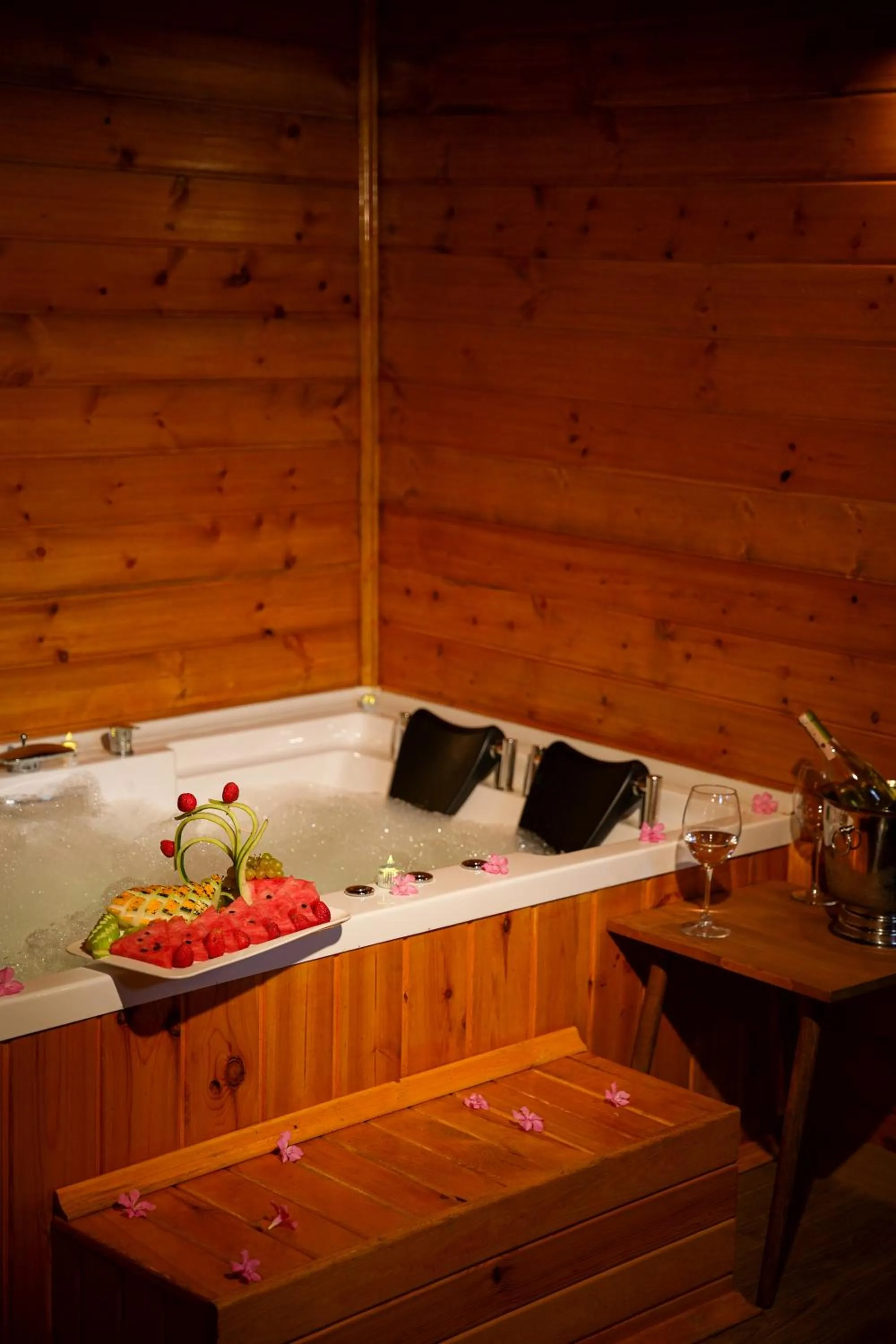 Food and drinks in Navy Inn & Bungalows